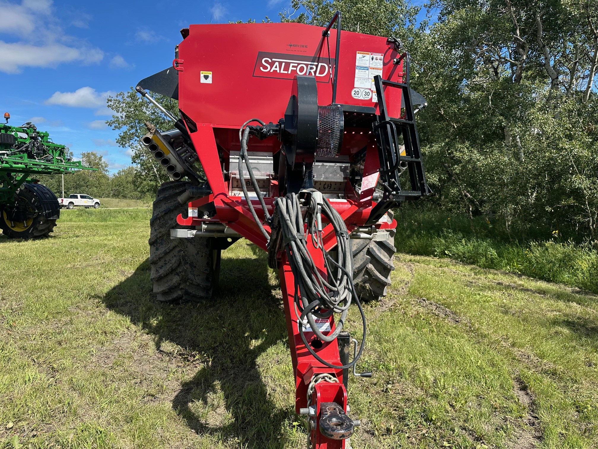2022 Valmar 8711 Applicator