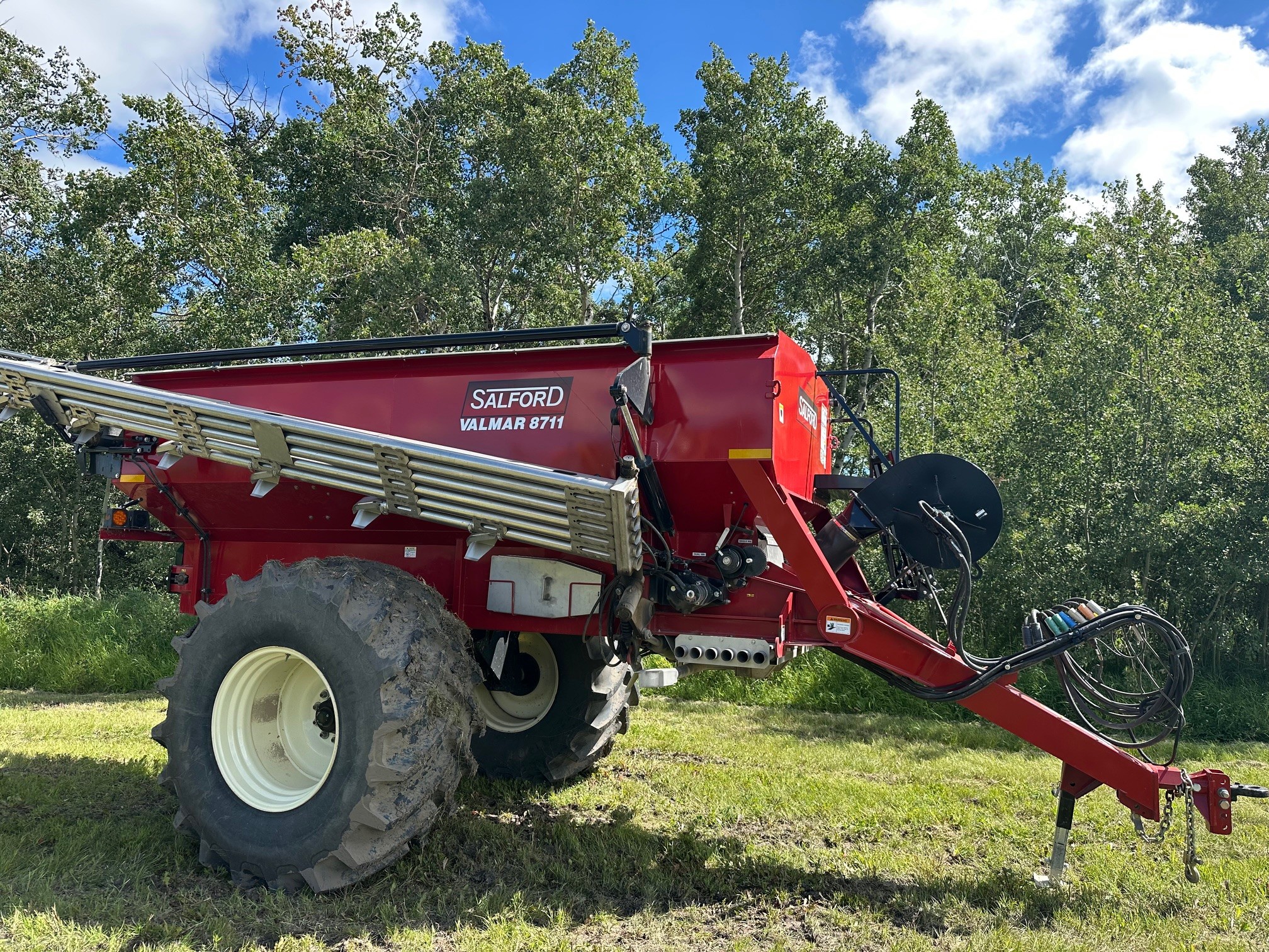 2022 Valmar 8711 Applicator