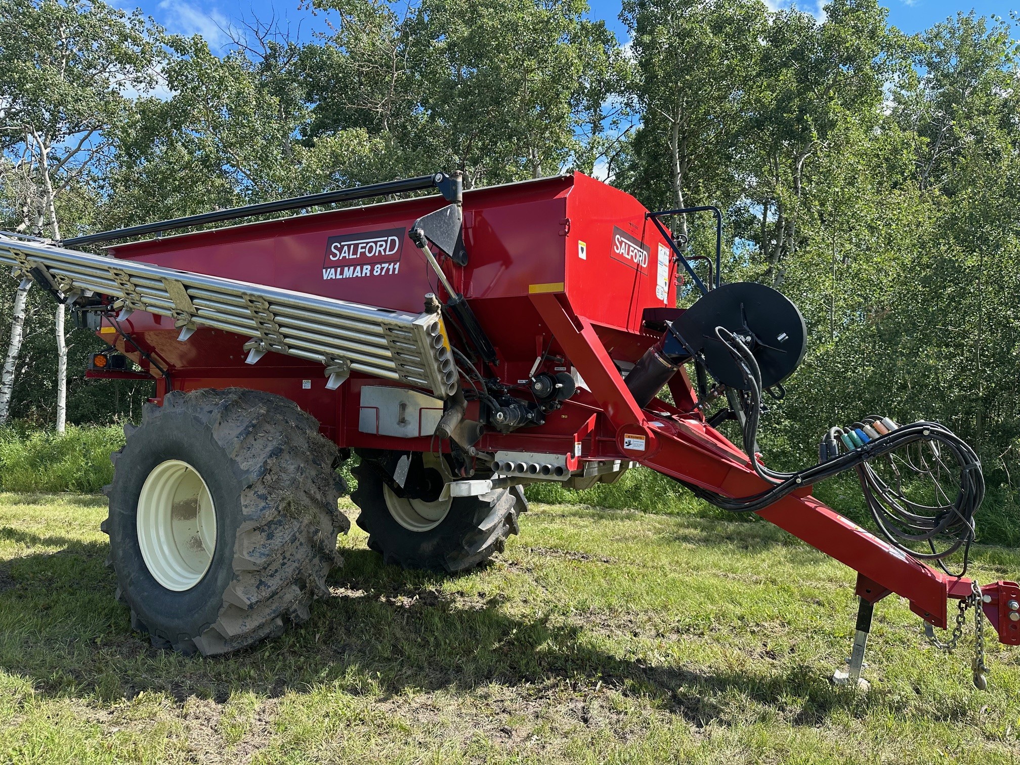 2022 Valmar 8711 Applicator