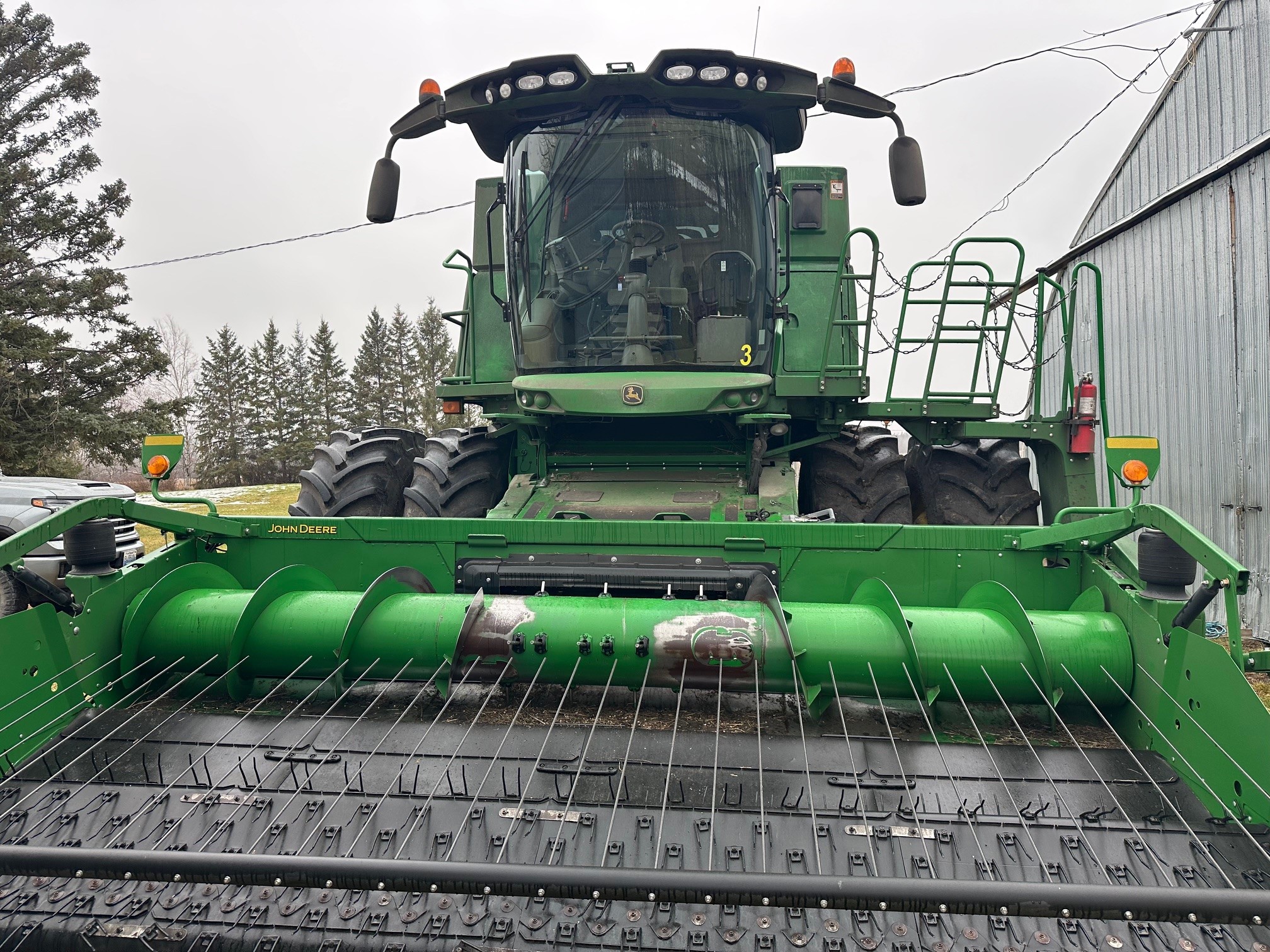 2017 John Deere S690 Combine