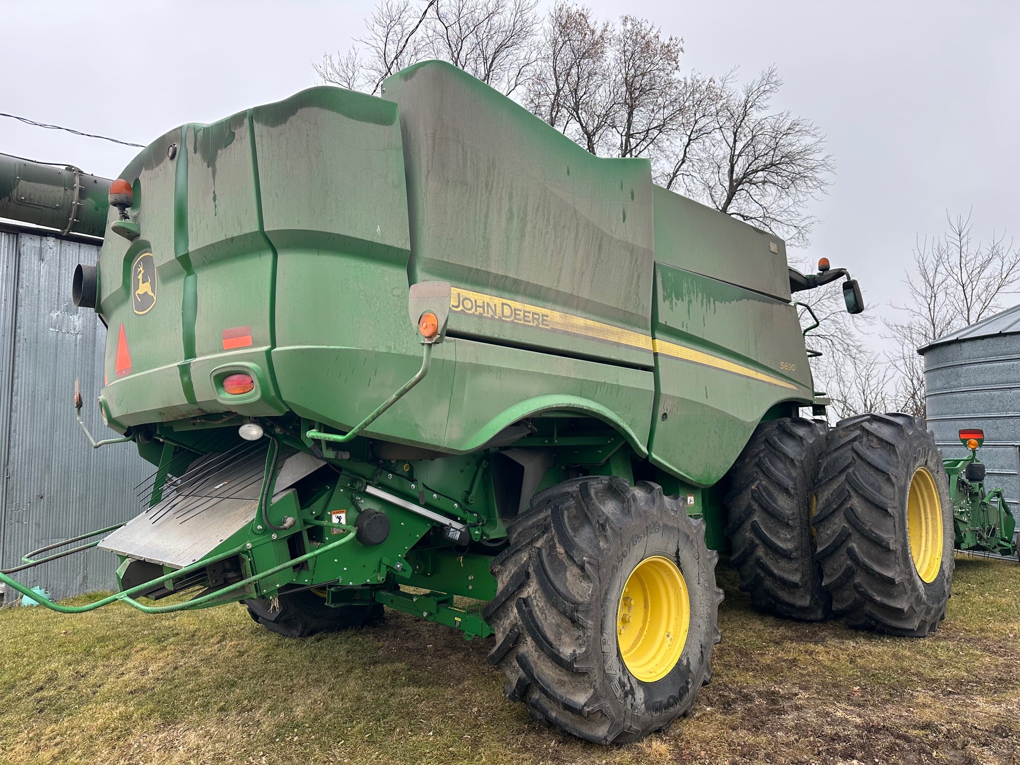 2017 John Deere S690 Combine