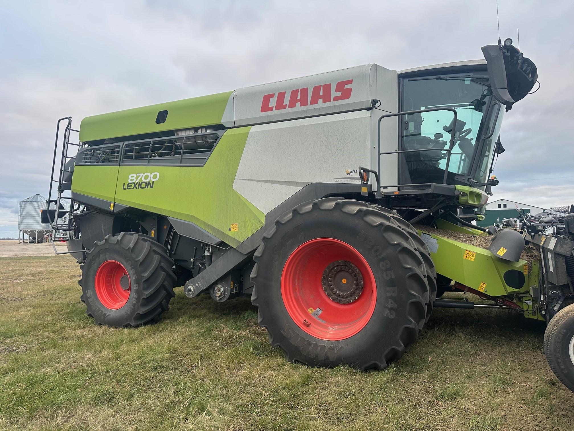 2023 CLAAS 8700 Combine