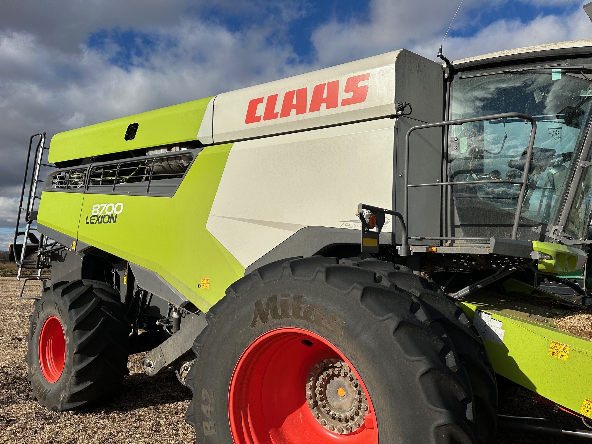 2023 CLAAS 8700 Combine
