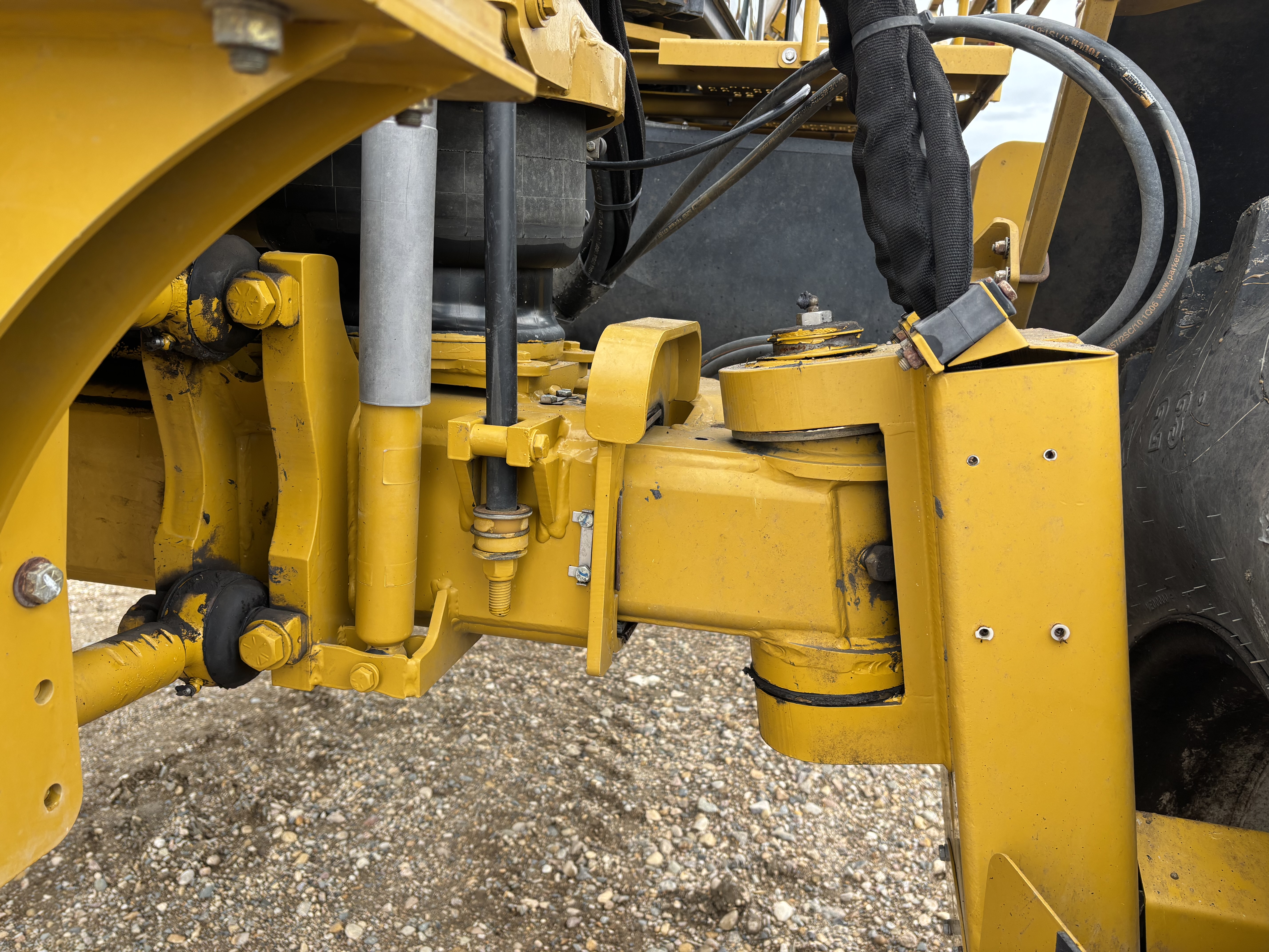 2007 RoGator SS874 Sprayer/High Clearance