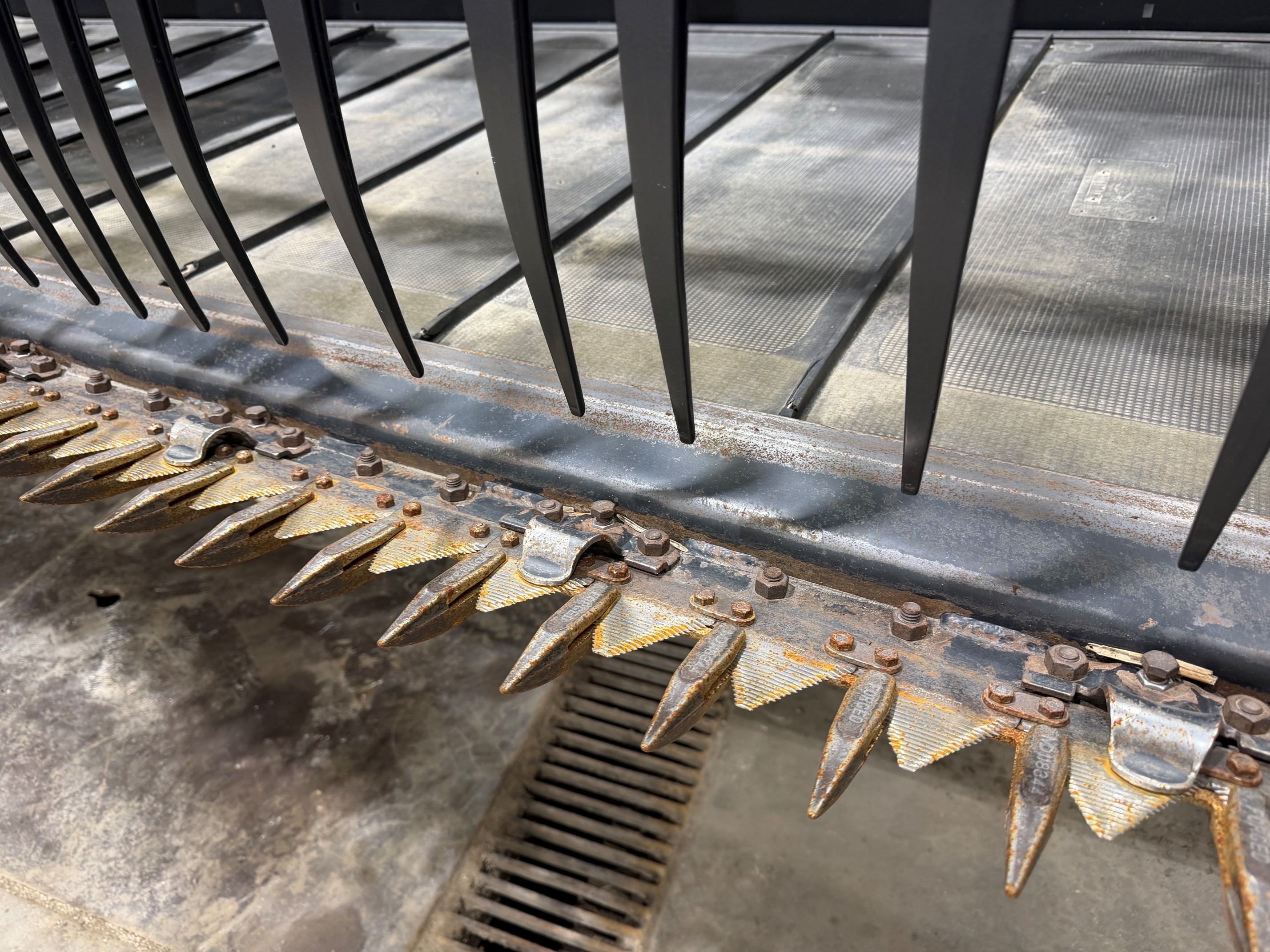 2018 MacDon FD140 Header Combine
