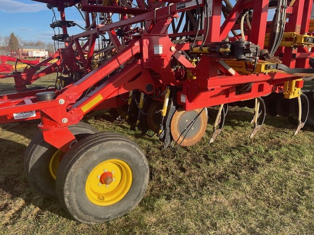 2010 Bourgault 5810-62 Seeding Tool