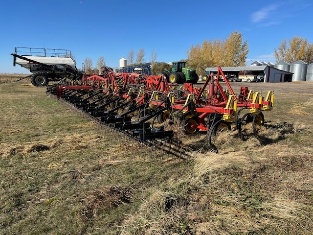 2007 Bourgault 9400-60 Row Crop Tillage