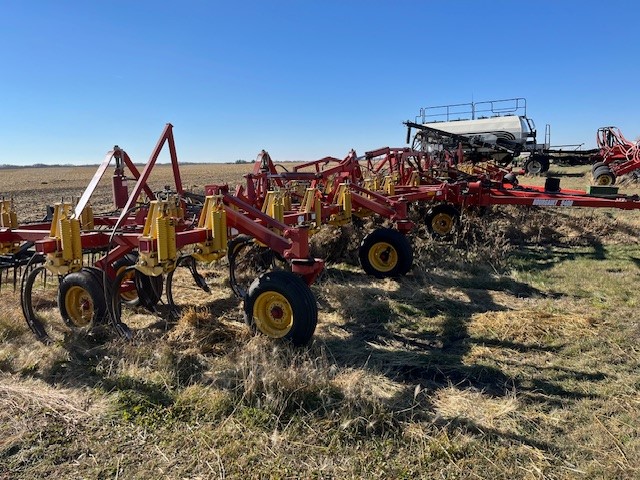 2007 Bourgault 9400-60 Row Crop Tillage