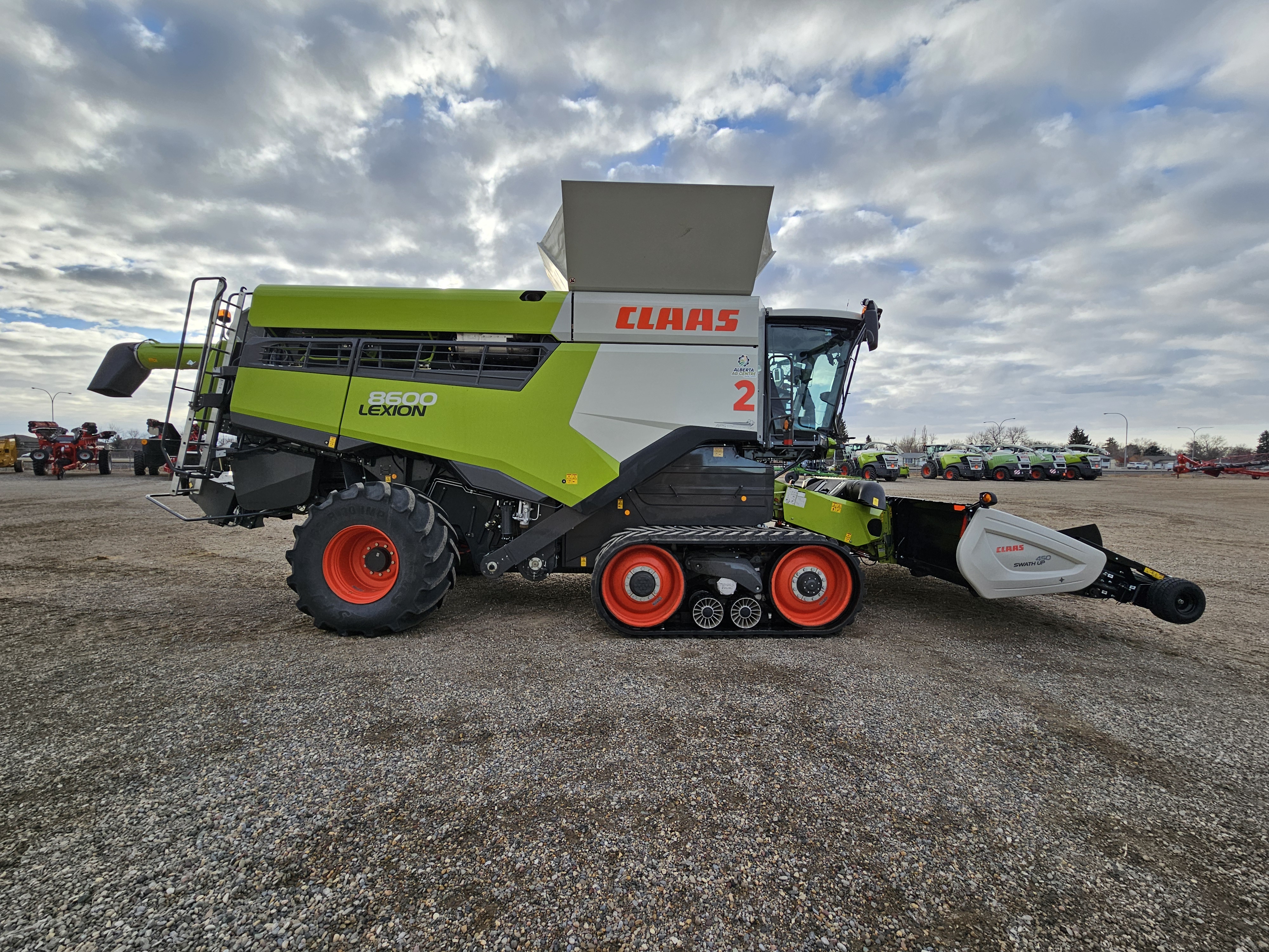 2022 CLAAS 8600TT Combine