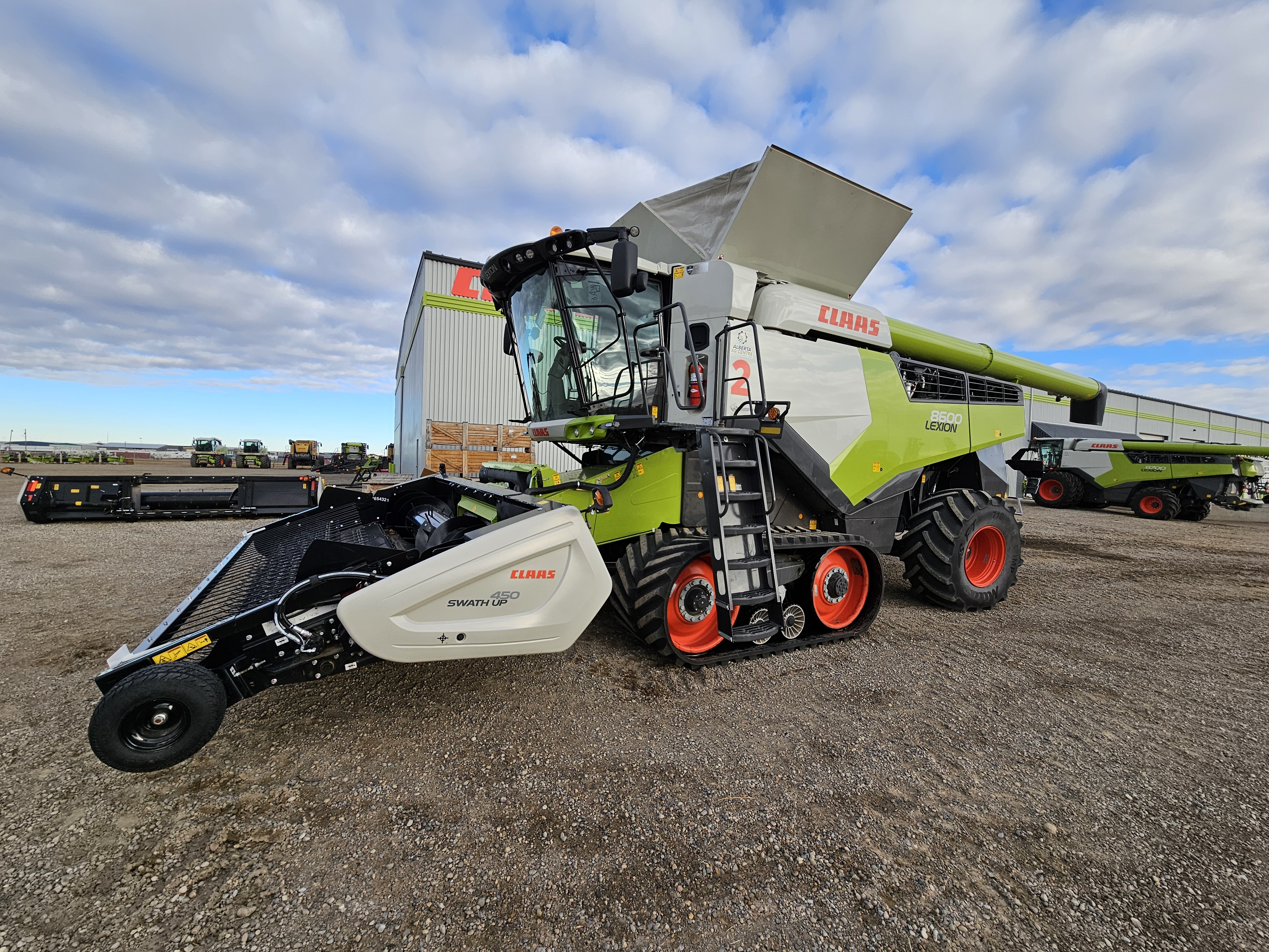 2022 CLAAS 8600TT Combine