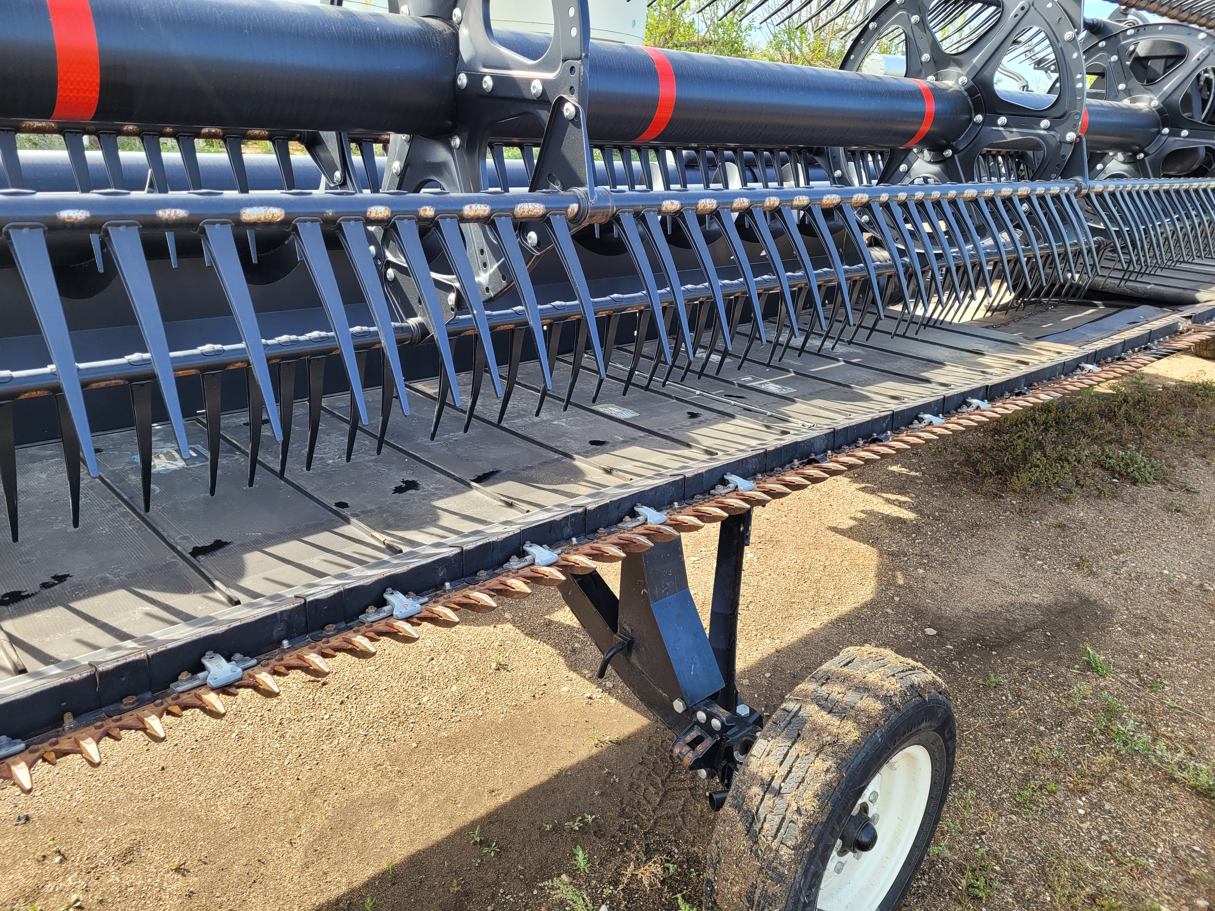 2018 MacDon FD140 Header Combine