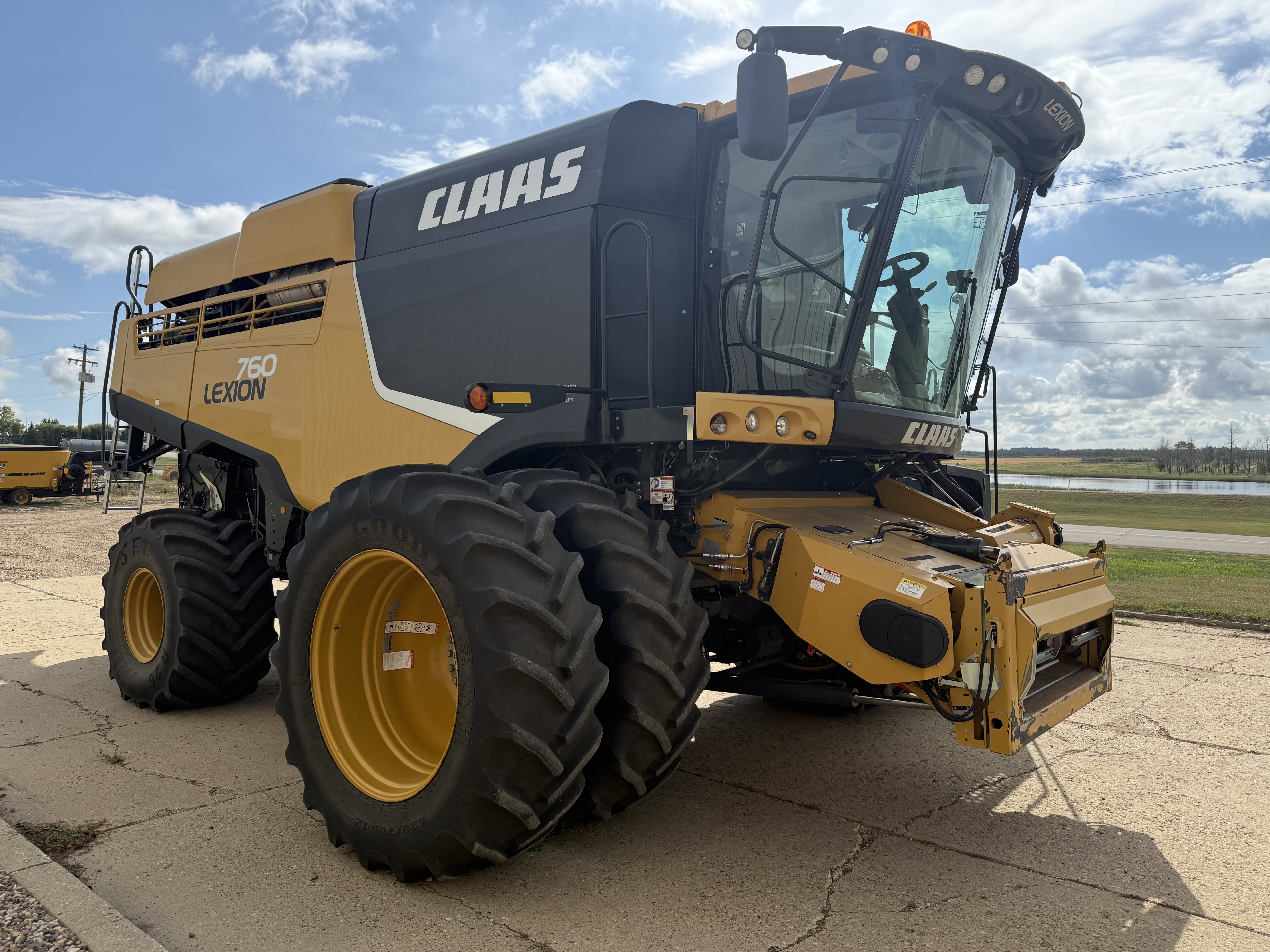 2016 CLAAS LEXION 760 Combine