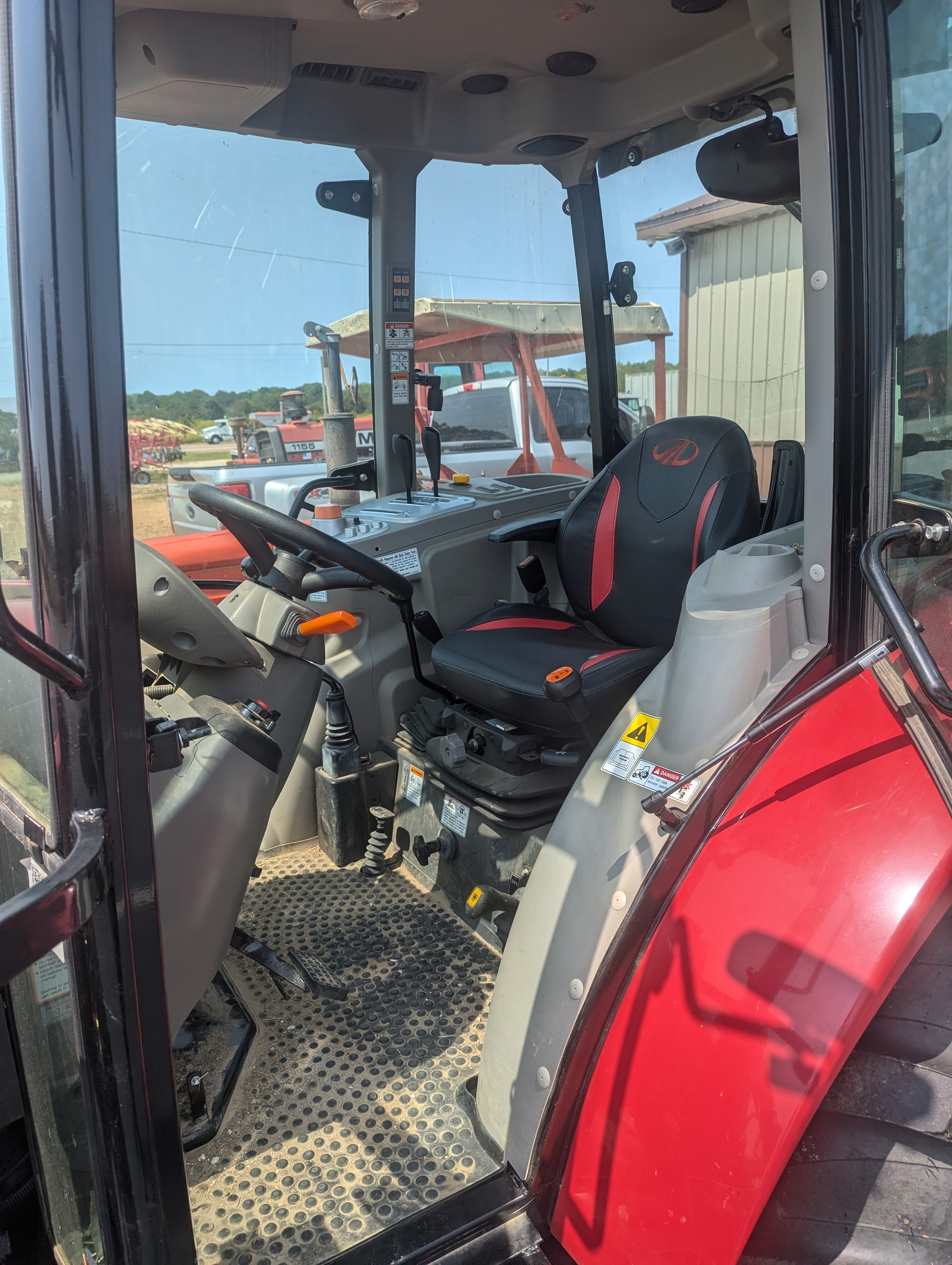 2021 Mahindra 2670 Tractor