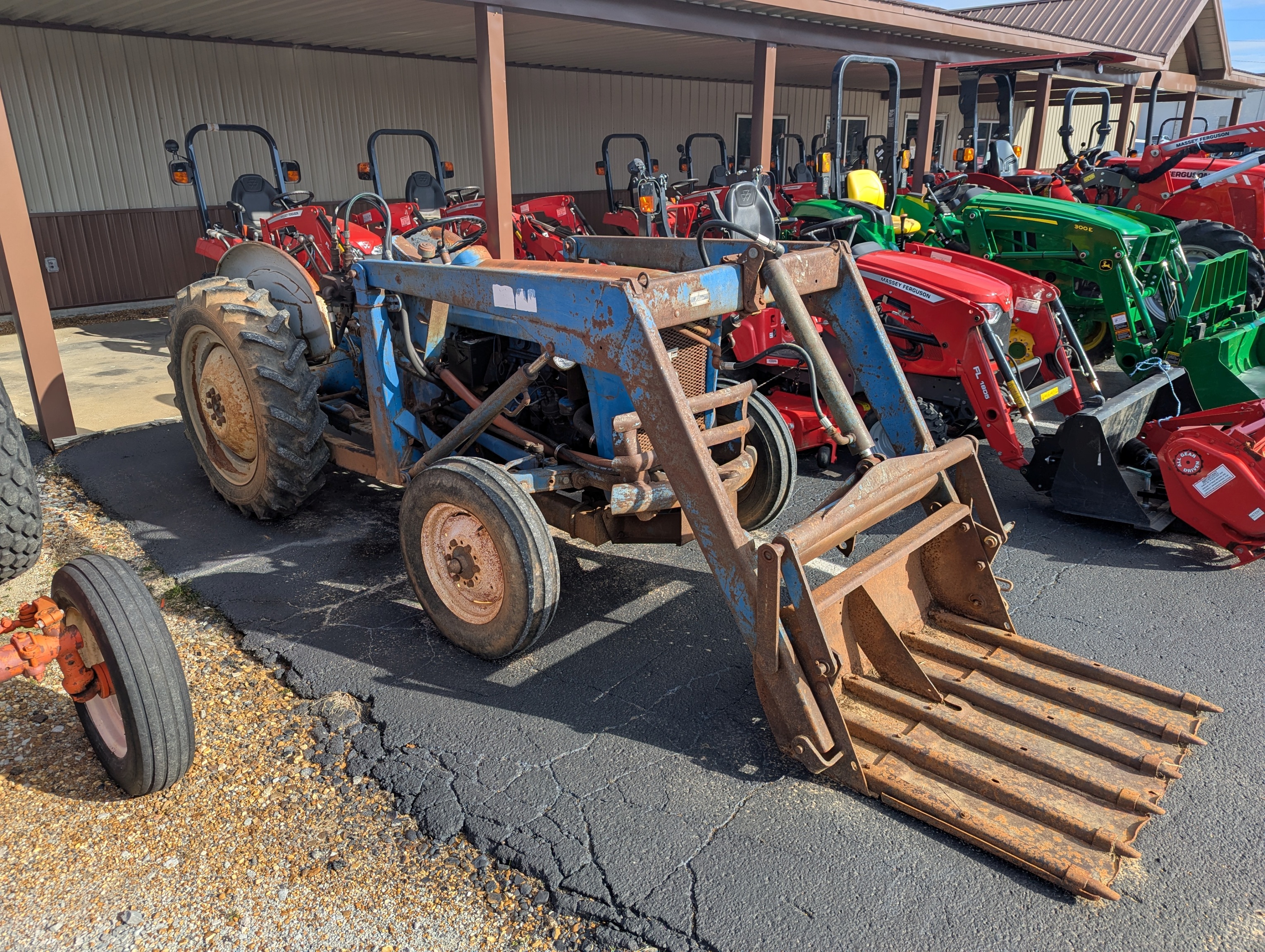 1964 Ford 2000 Tractor