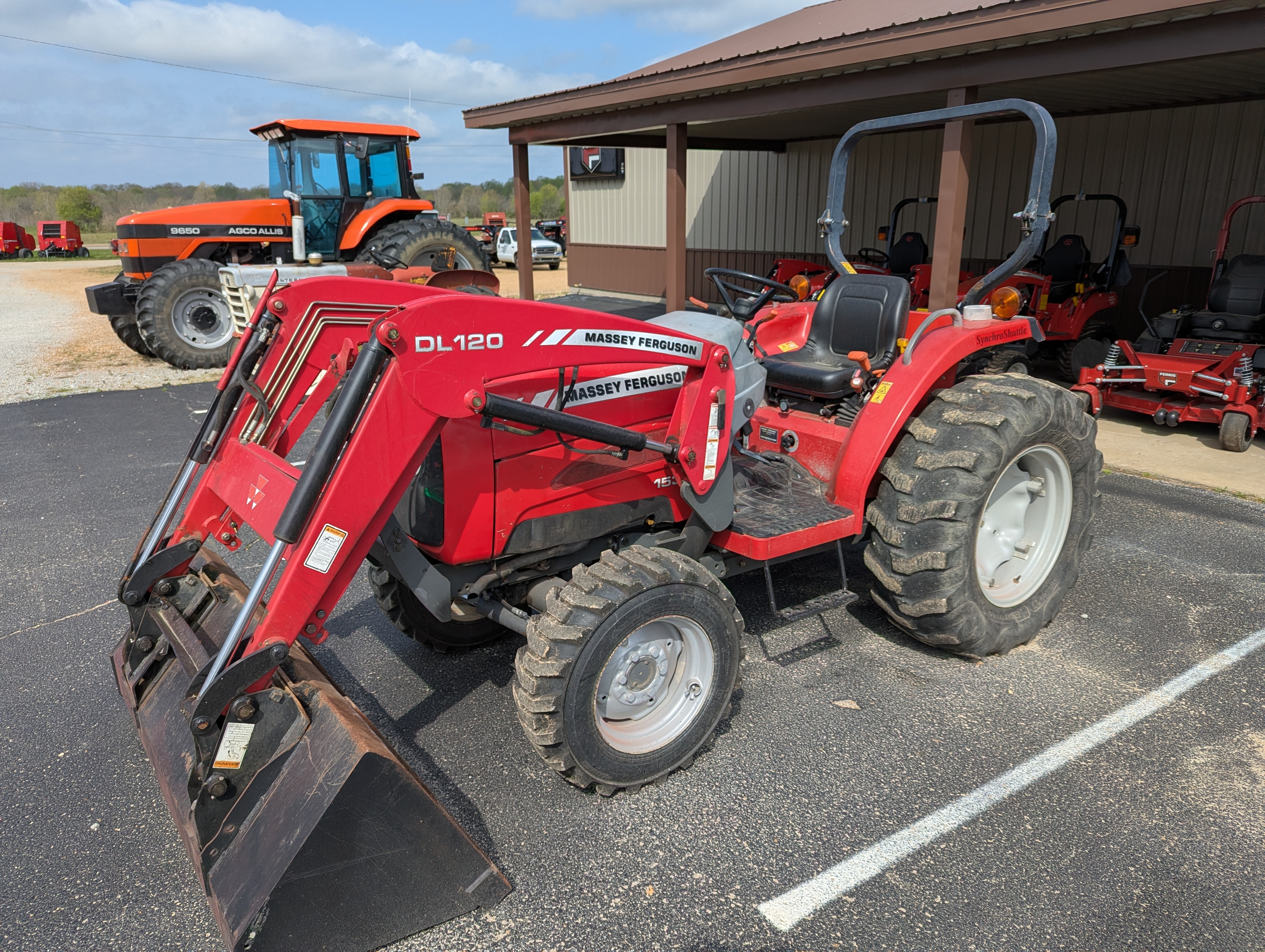 2011 Massey Ferguson 1533 Tractor