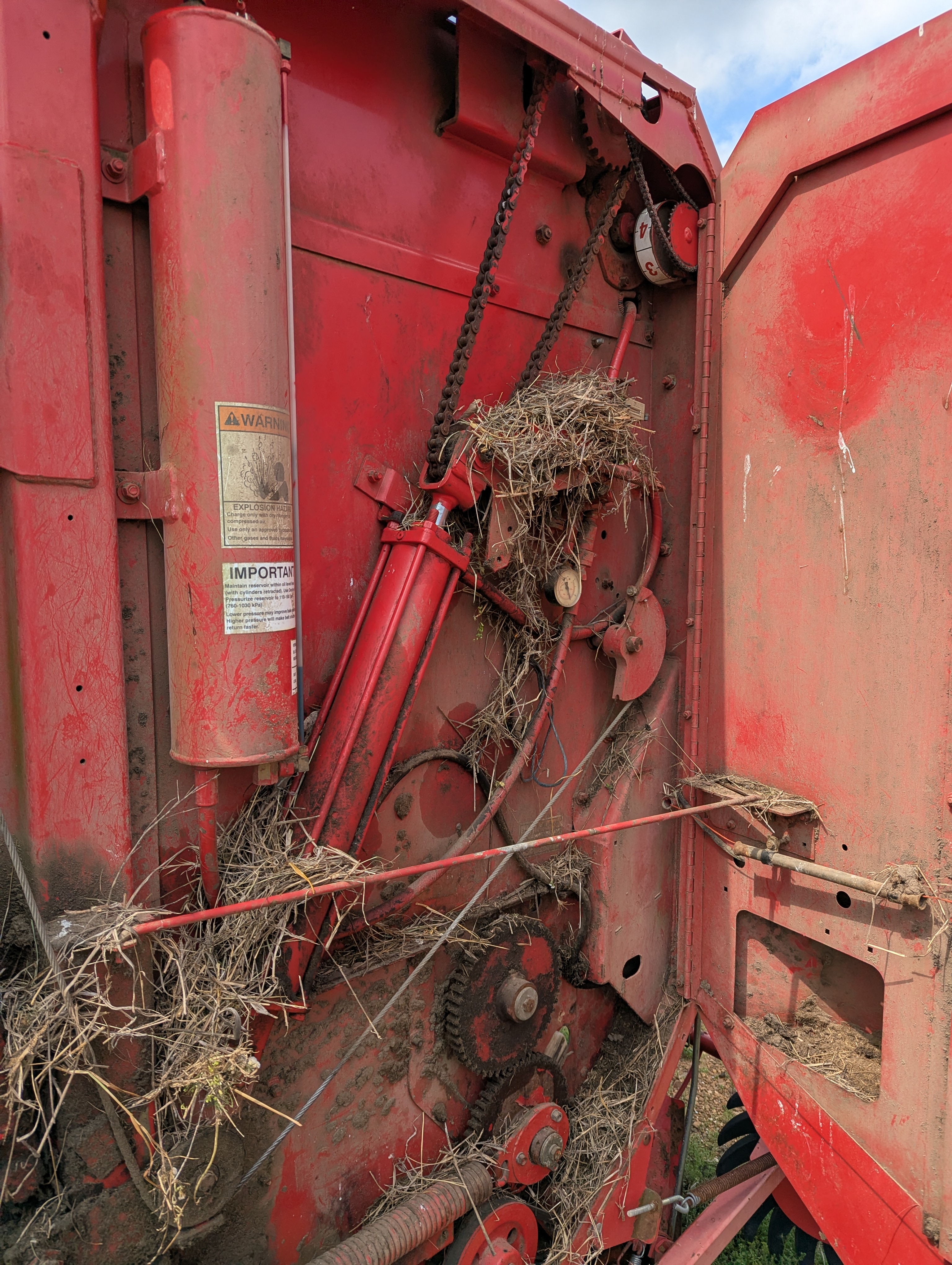 2003 Gehl 2780 Baler/Round