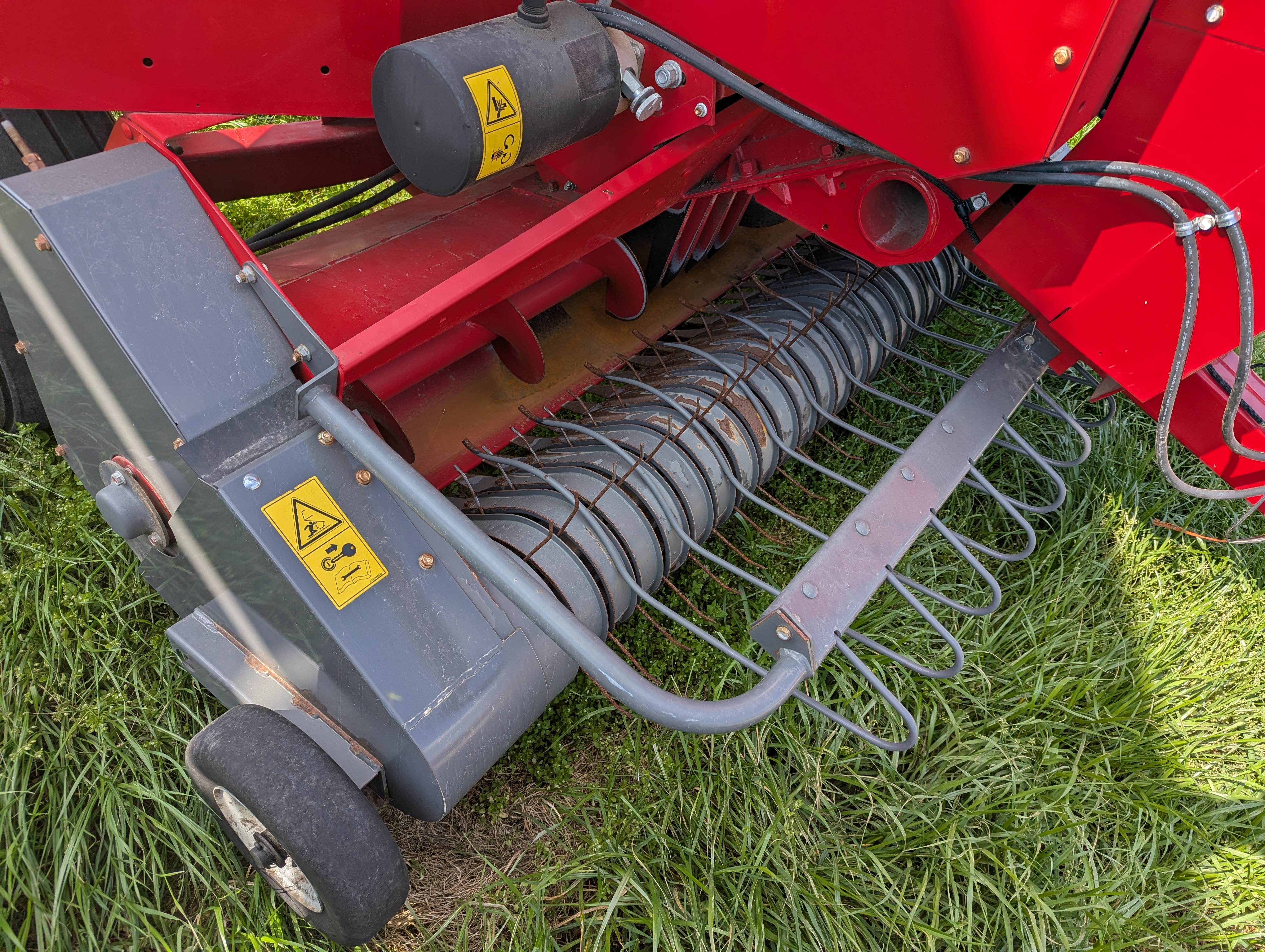2016 Massey Ferguson 1840 Baler/Square