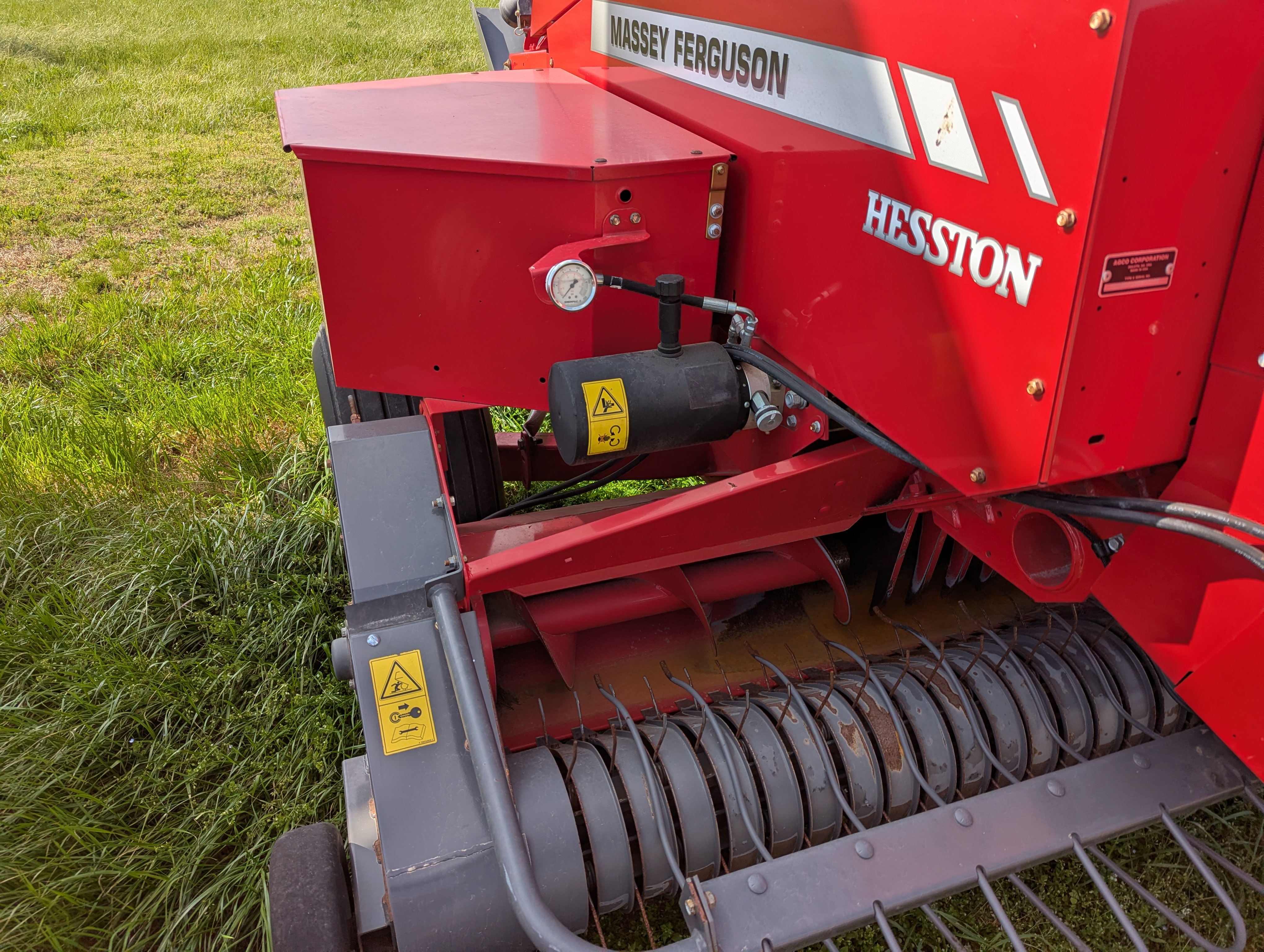 2016 Massey Ferguson 1840 Baler/Square