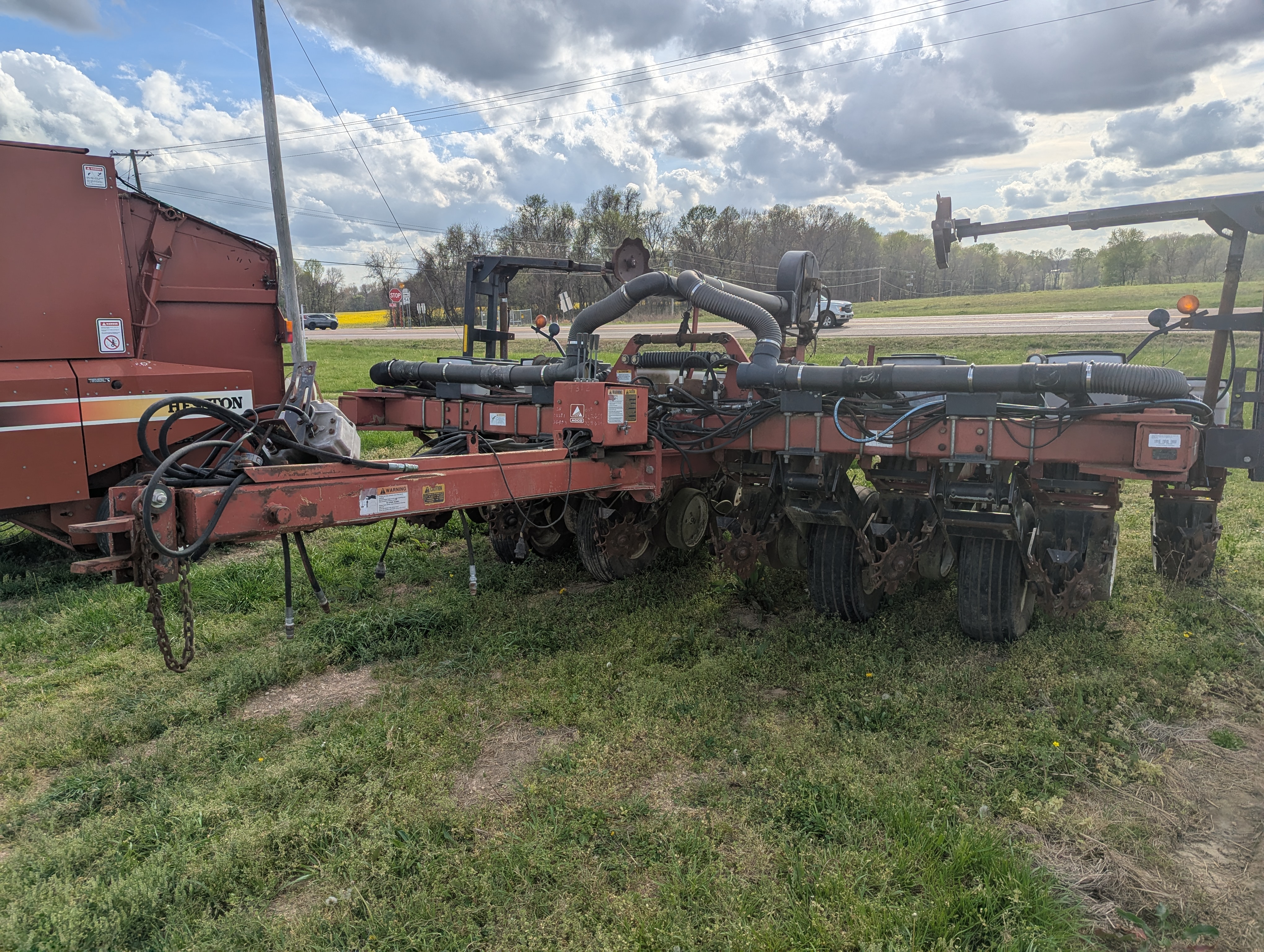 2000 AGCO White 6342 Planter