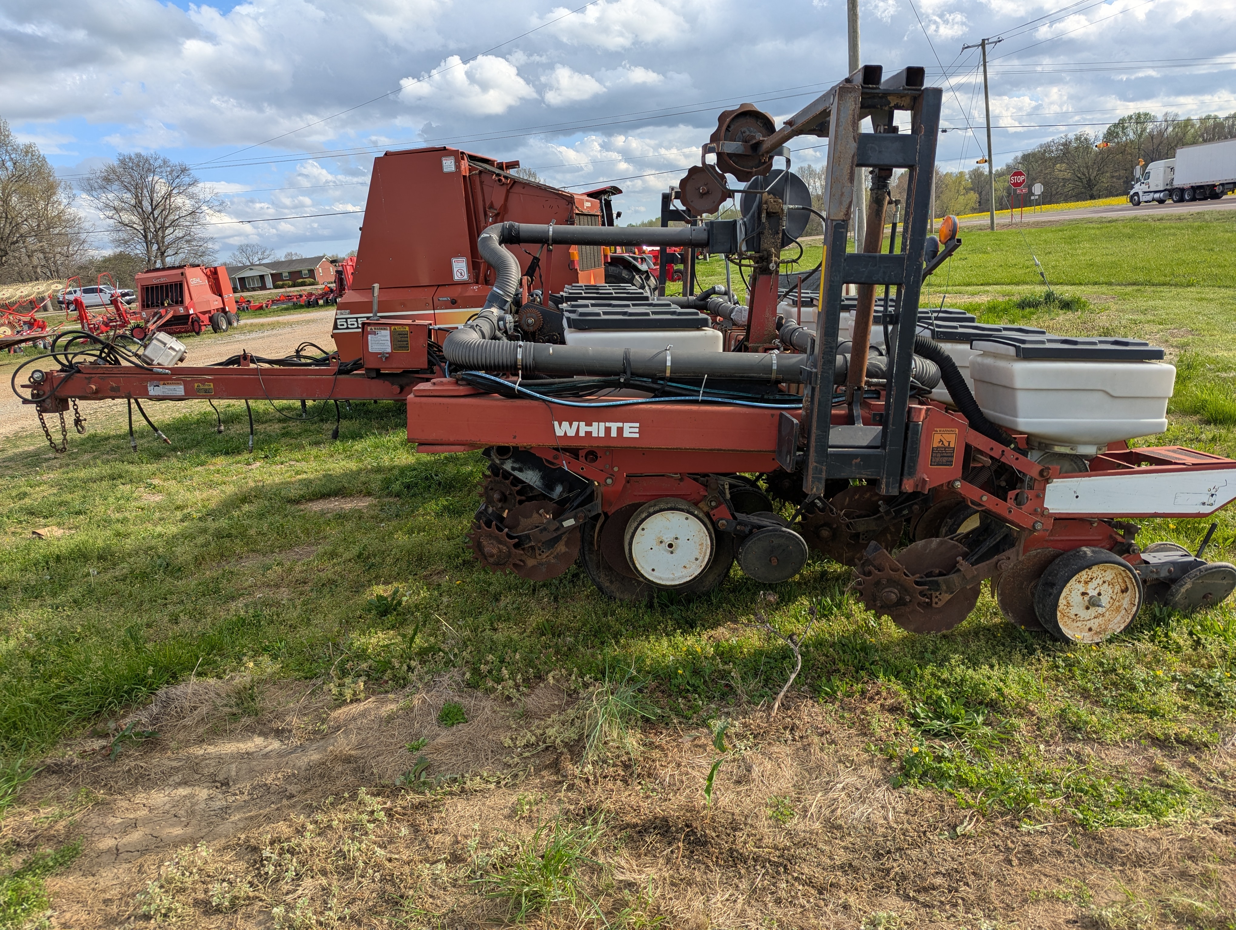 2000 AGCO White 6342 Planter