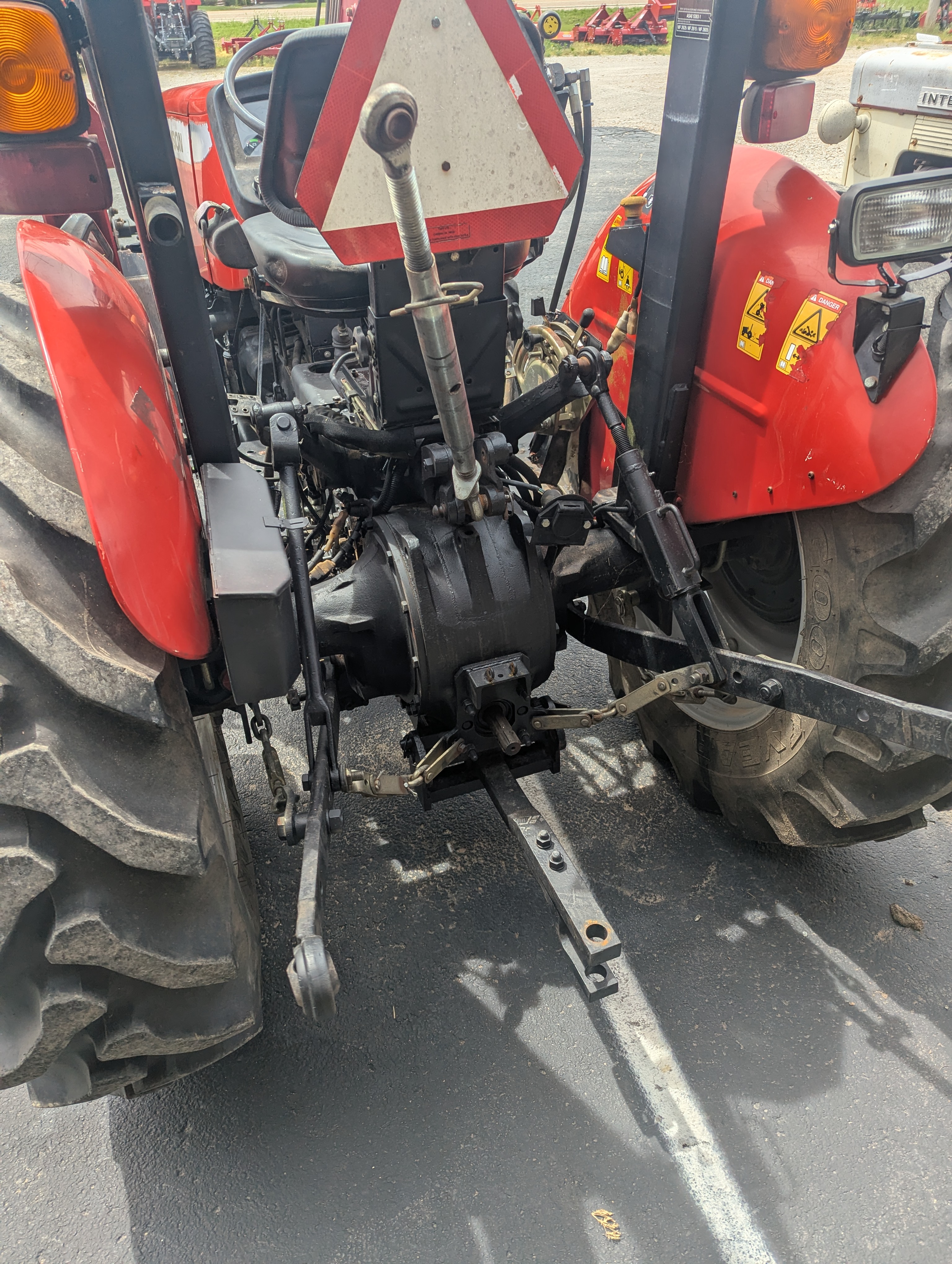 2010 Massey Ferguson 2605 Tractor
