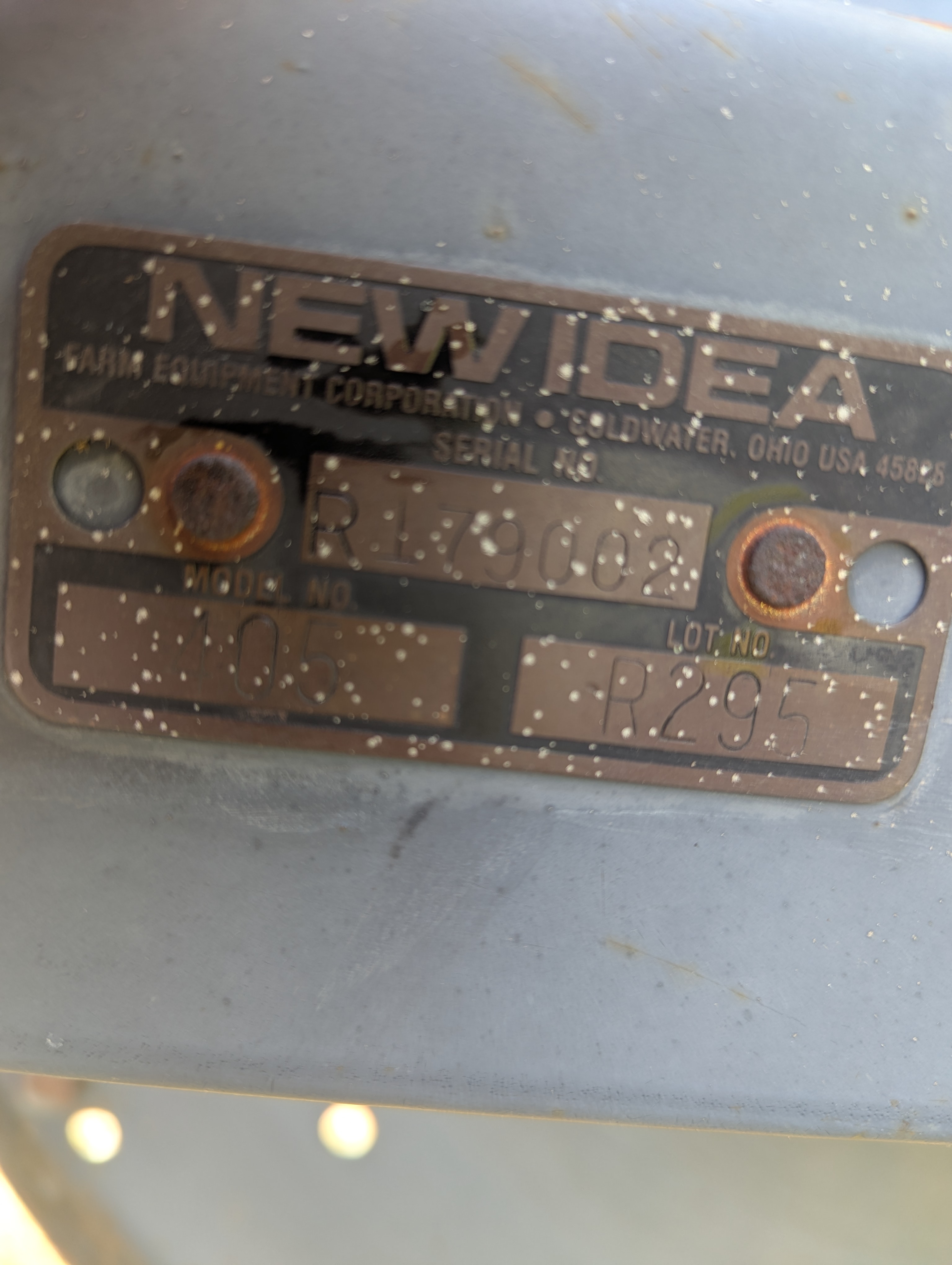 1984 AGCO New Idea 405 Rake