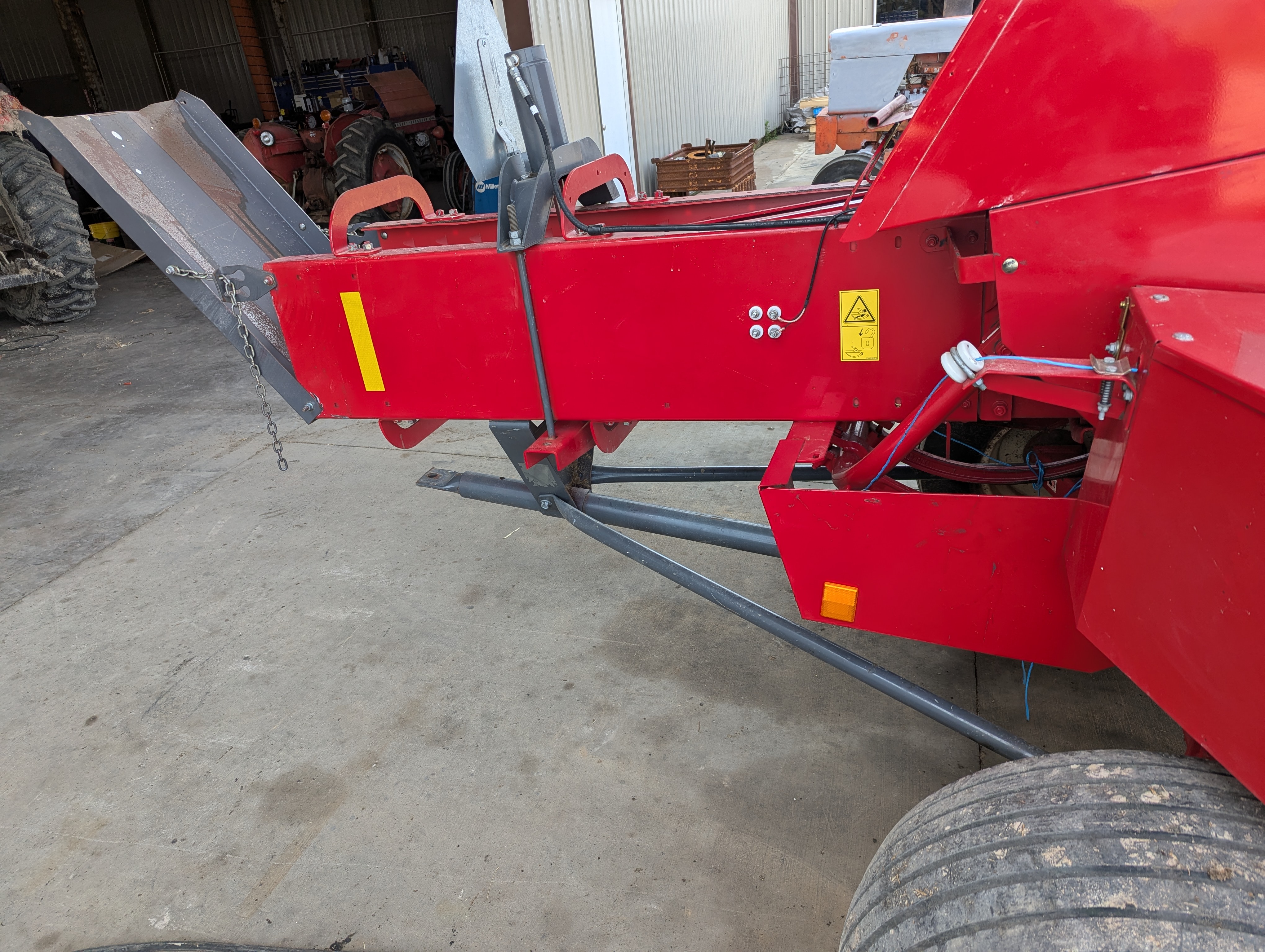 2014 Massey Ferguson 1840 Baler/Square