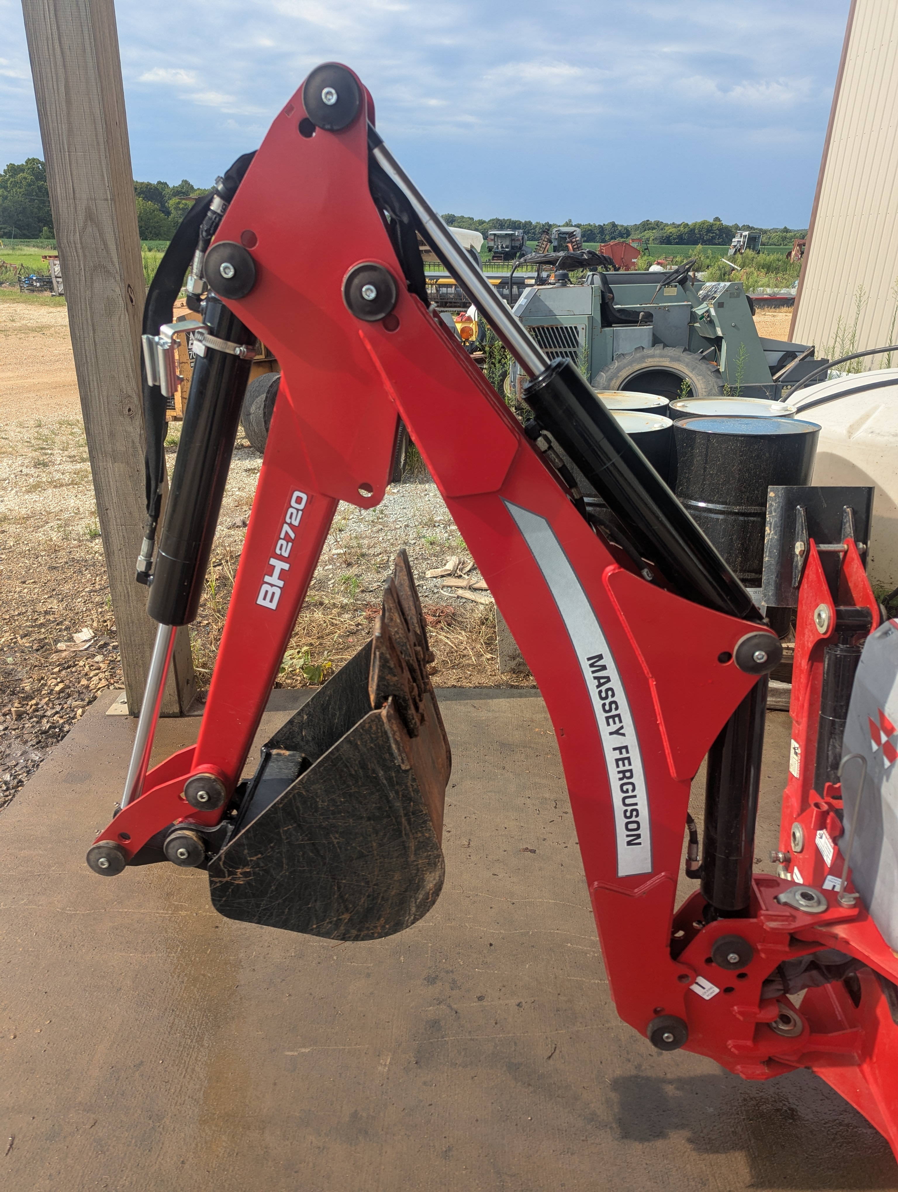 2021 Massey Ferguson GC1723EB Tractor