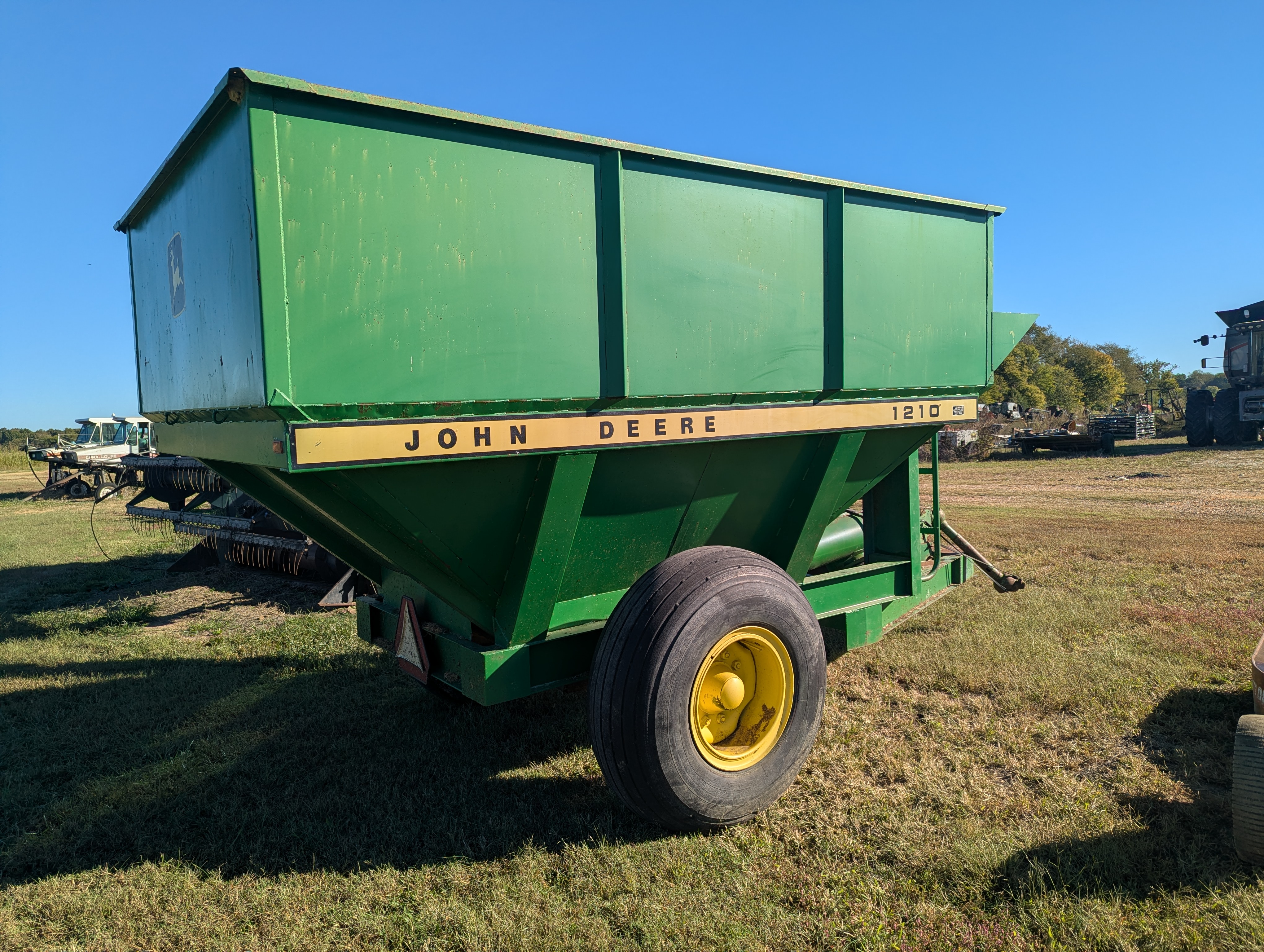 John Deere 1210 Grain Cart