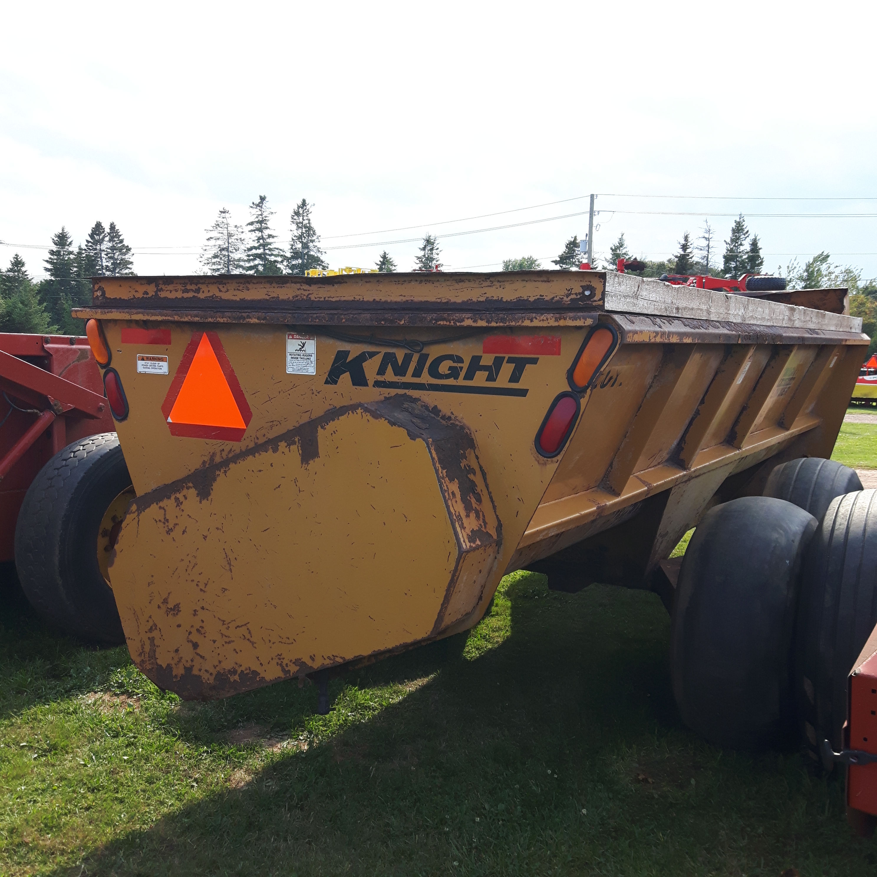 Knight 8018 Manure Spreader