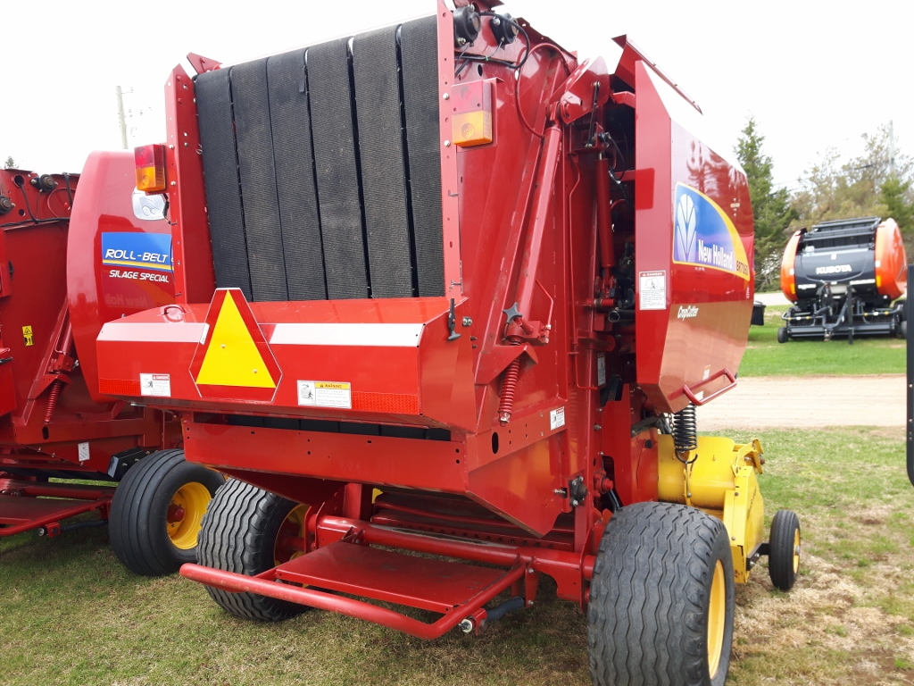 2013 New Holland BR7060 Baler/Round