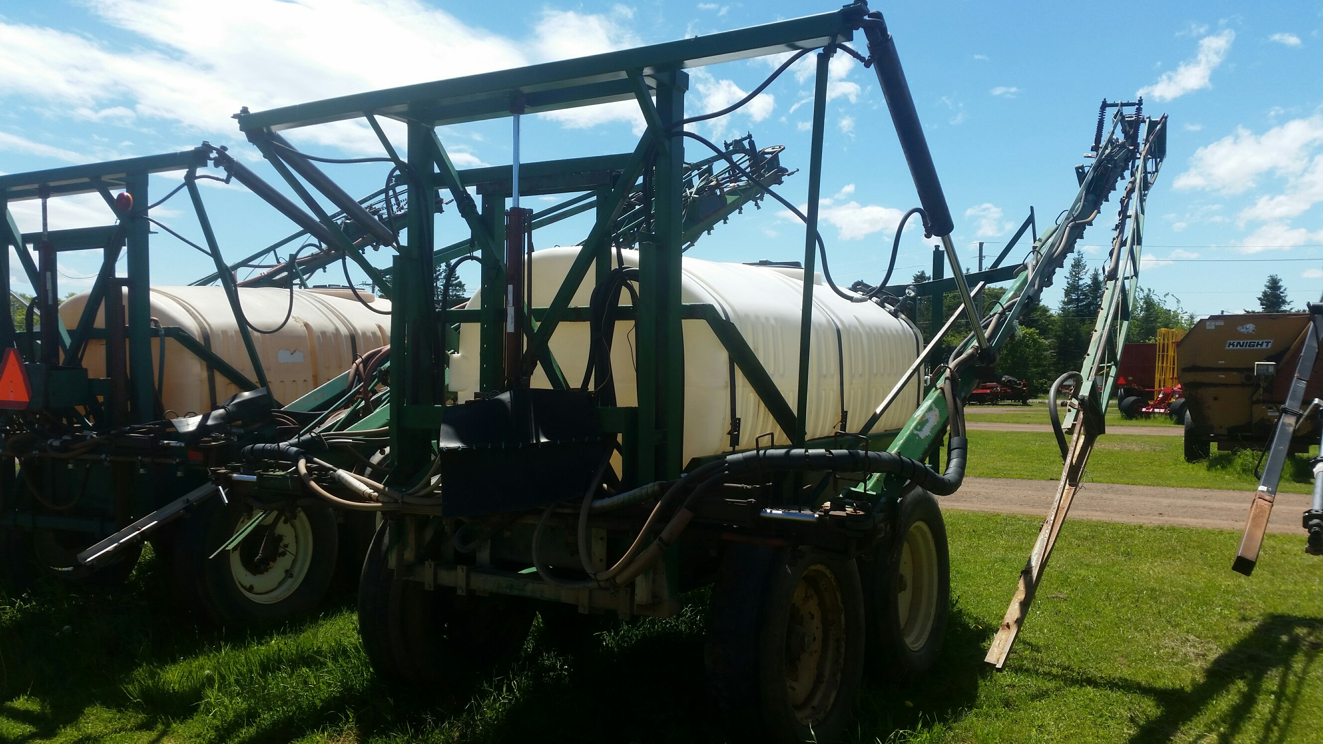 2012 MS Sprayer R3800 Sprayer