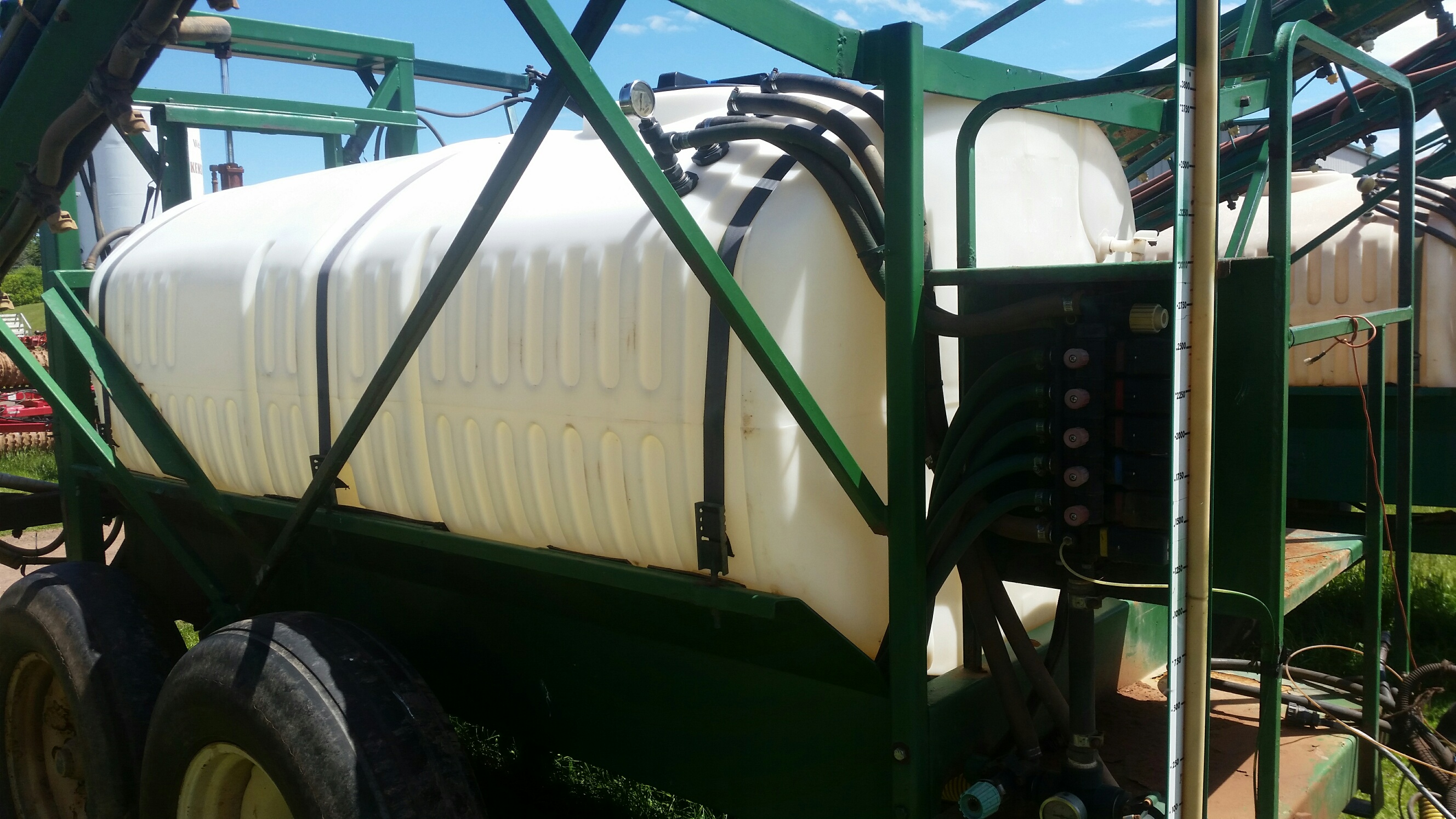 2012 MS Sprayer R3800 Sprayer