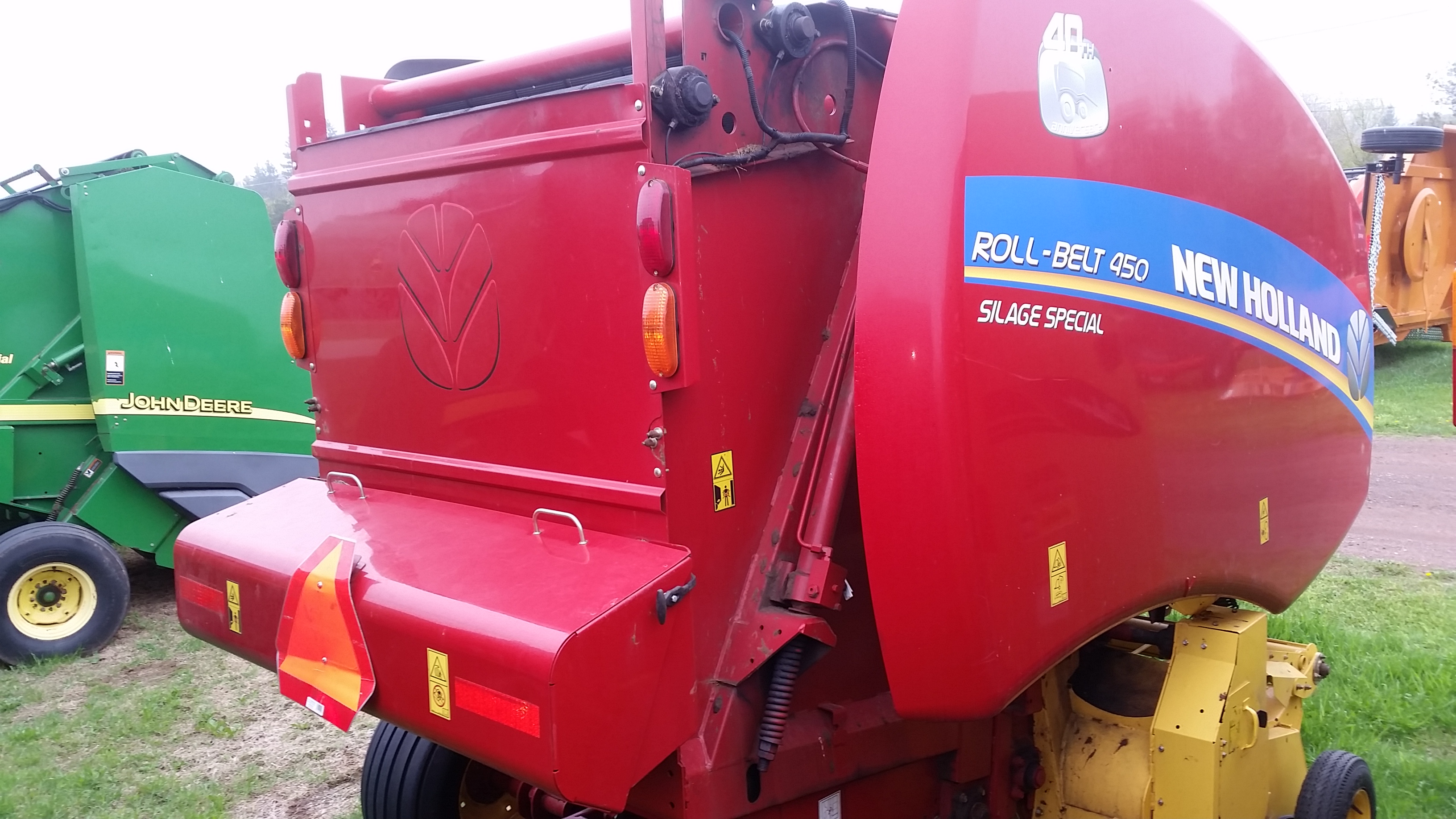 2015 New Holland Rollbelt 450 Baler/Round