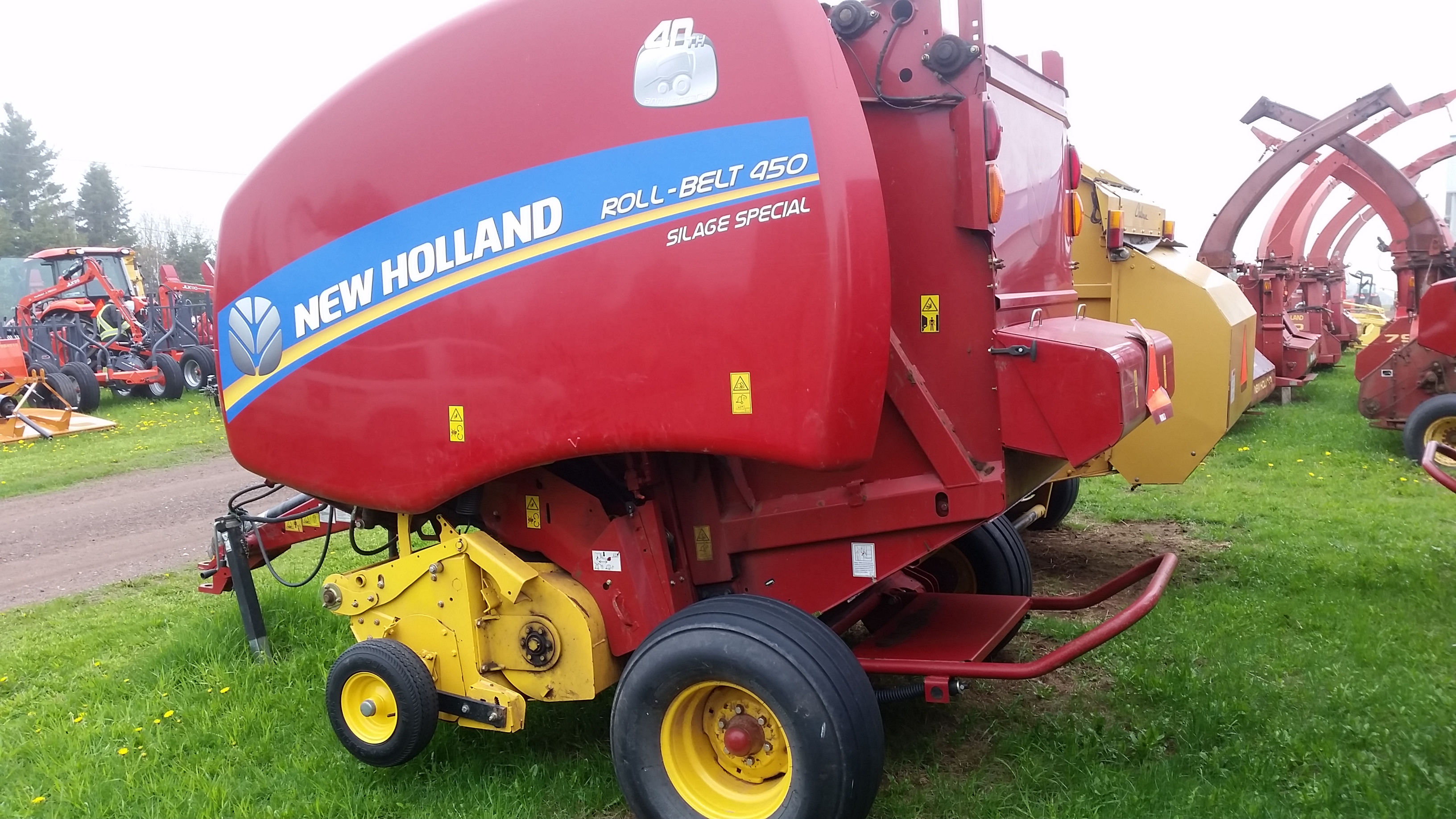 2015 New Holland Rollbelt 450 Baler/Round