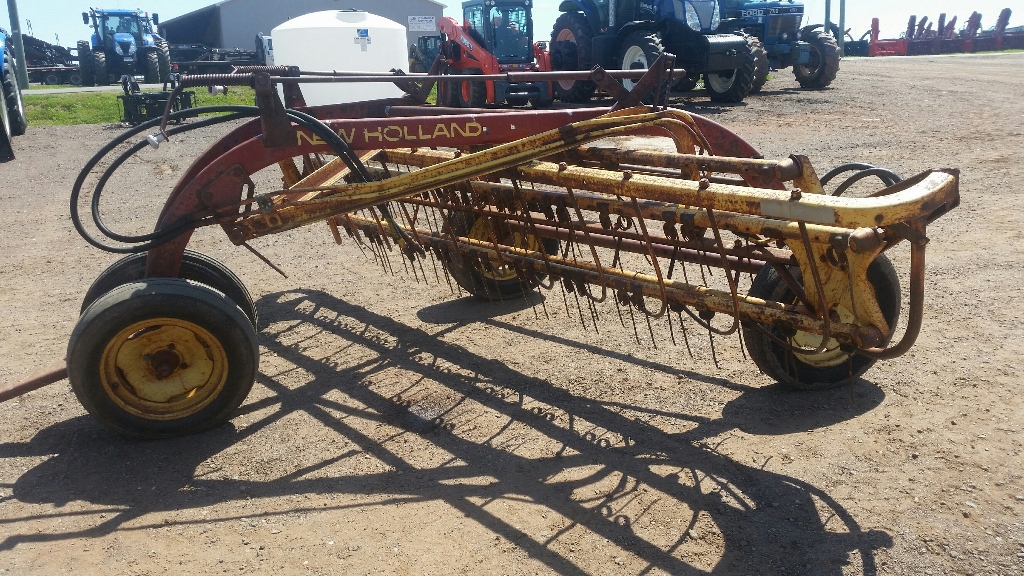 New Holland 258 Rake/Hay for sale in Kensington , PE | IronSearch