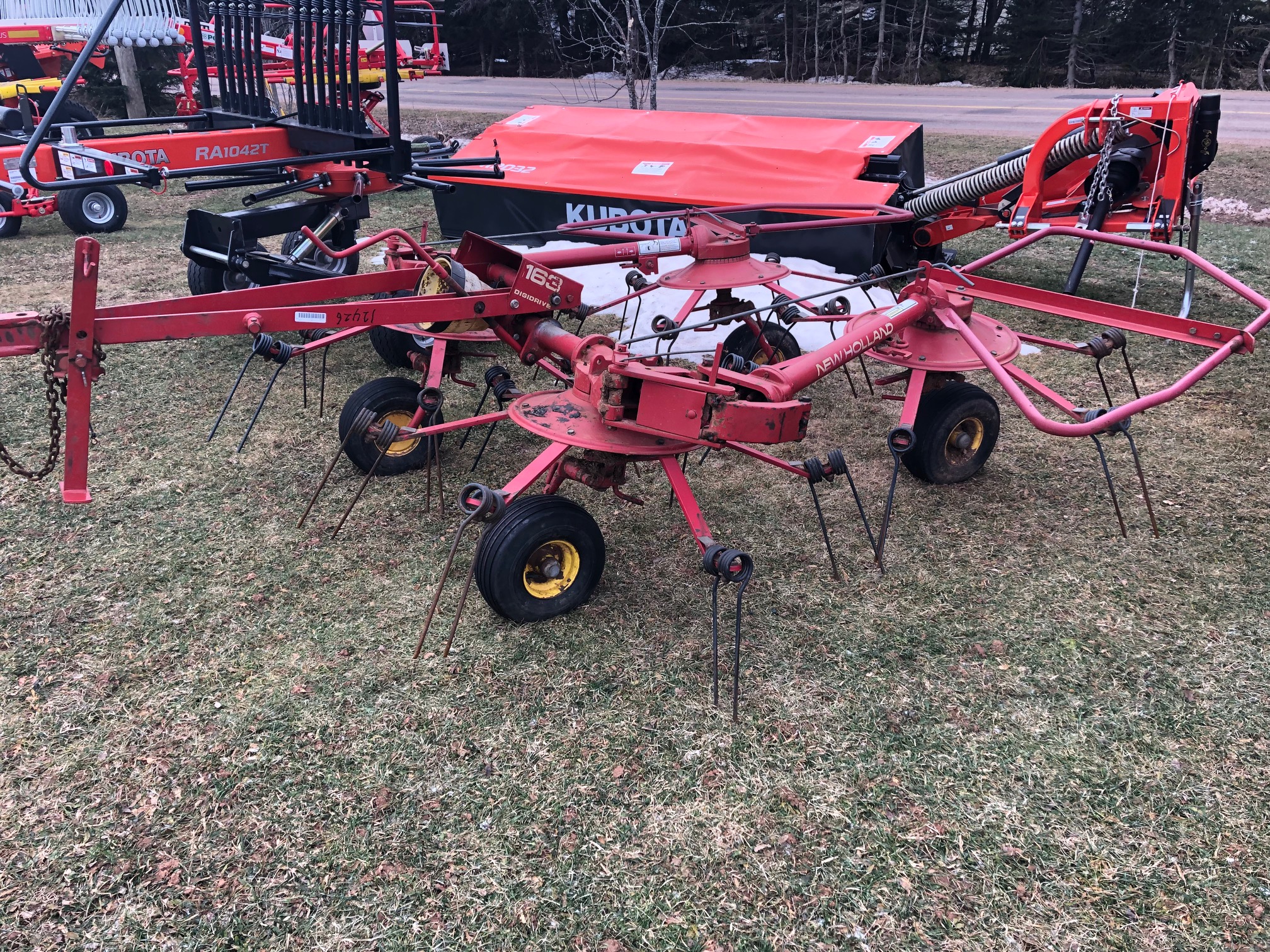 2007 New Holland 163 Tedder