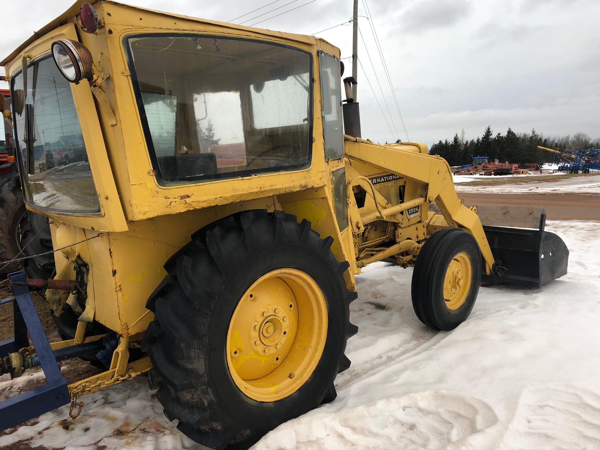 International 2504 Tractor