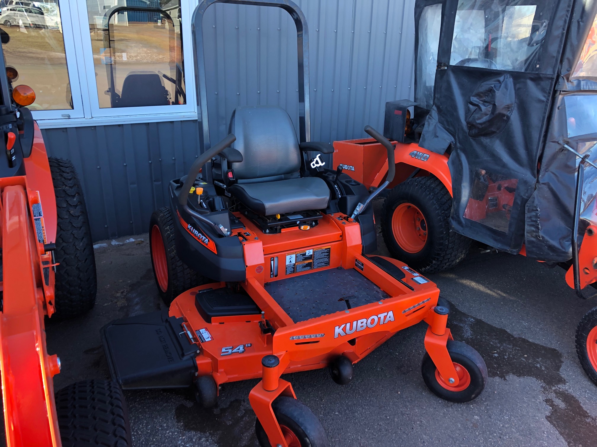 2015 Kubota Z125S Mower/Zero Turn