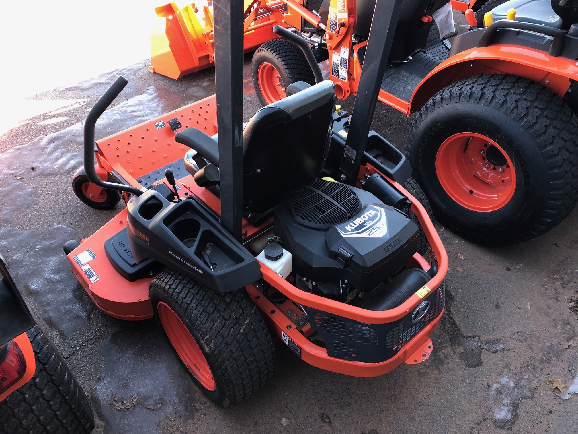 2015 Kubota Z125S Mower/Zero Turn