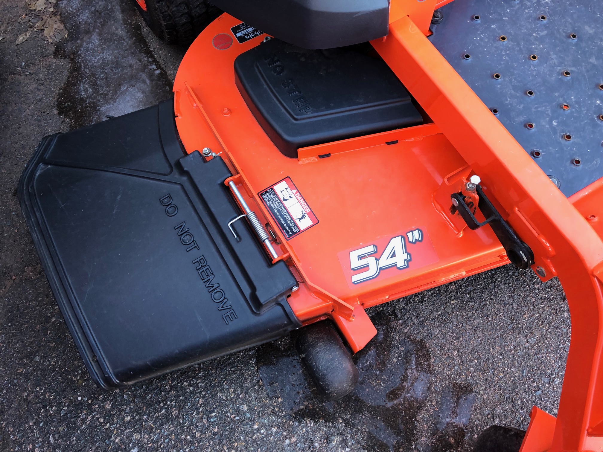 2015 Kubota Z125S Mower/Zero Turn