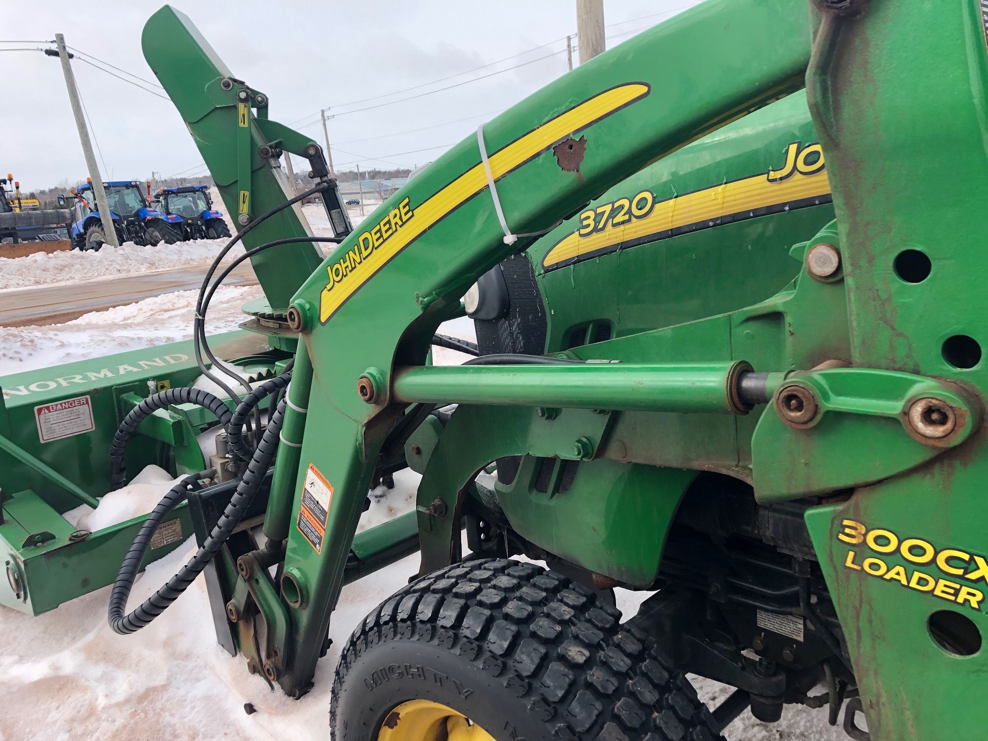 2010 John Deere 3720 Tractor