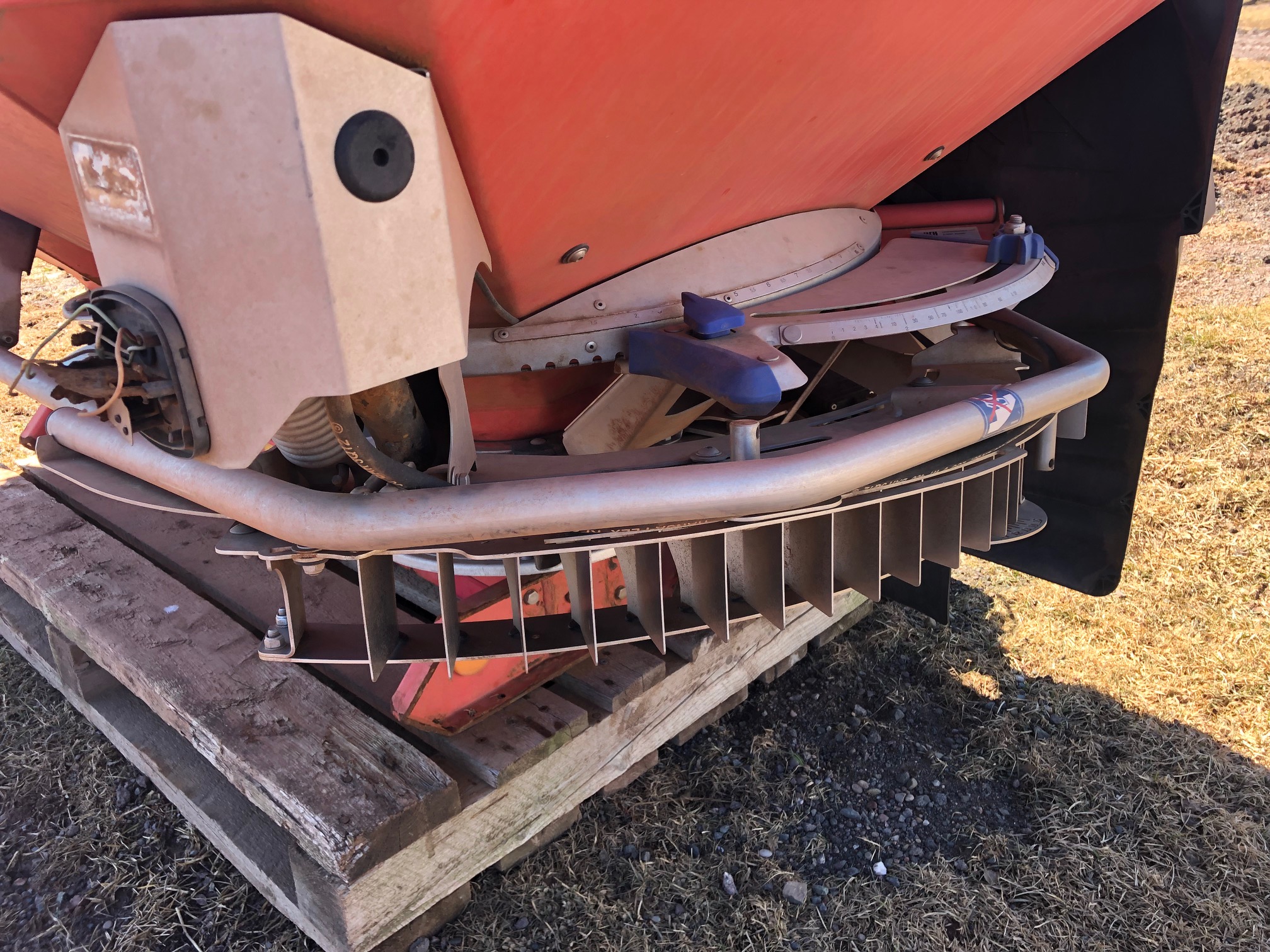 2013 Kuhn AXIS 40.1W Manure Spreader