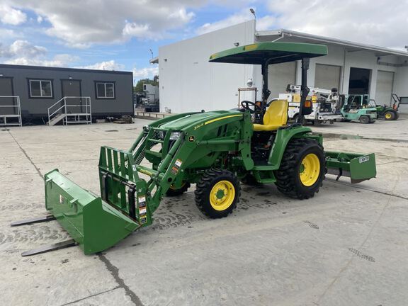 2021 John Deere 3033R Tractor Compact