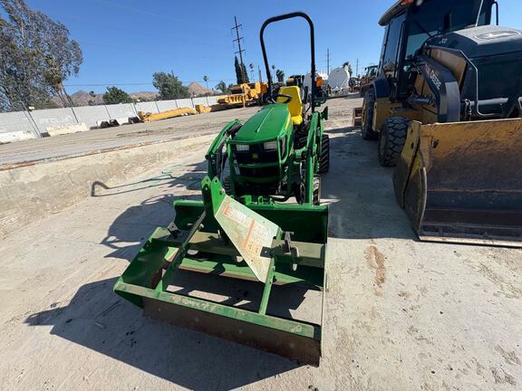 2020 John Deere 1025R Tractor Compact
