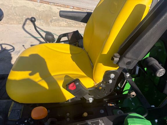 2020 John Deere 1025R Tractor Compact