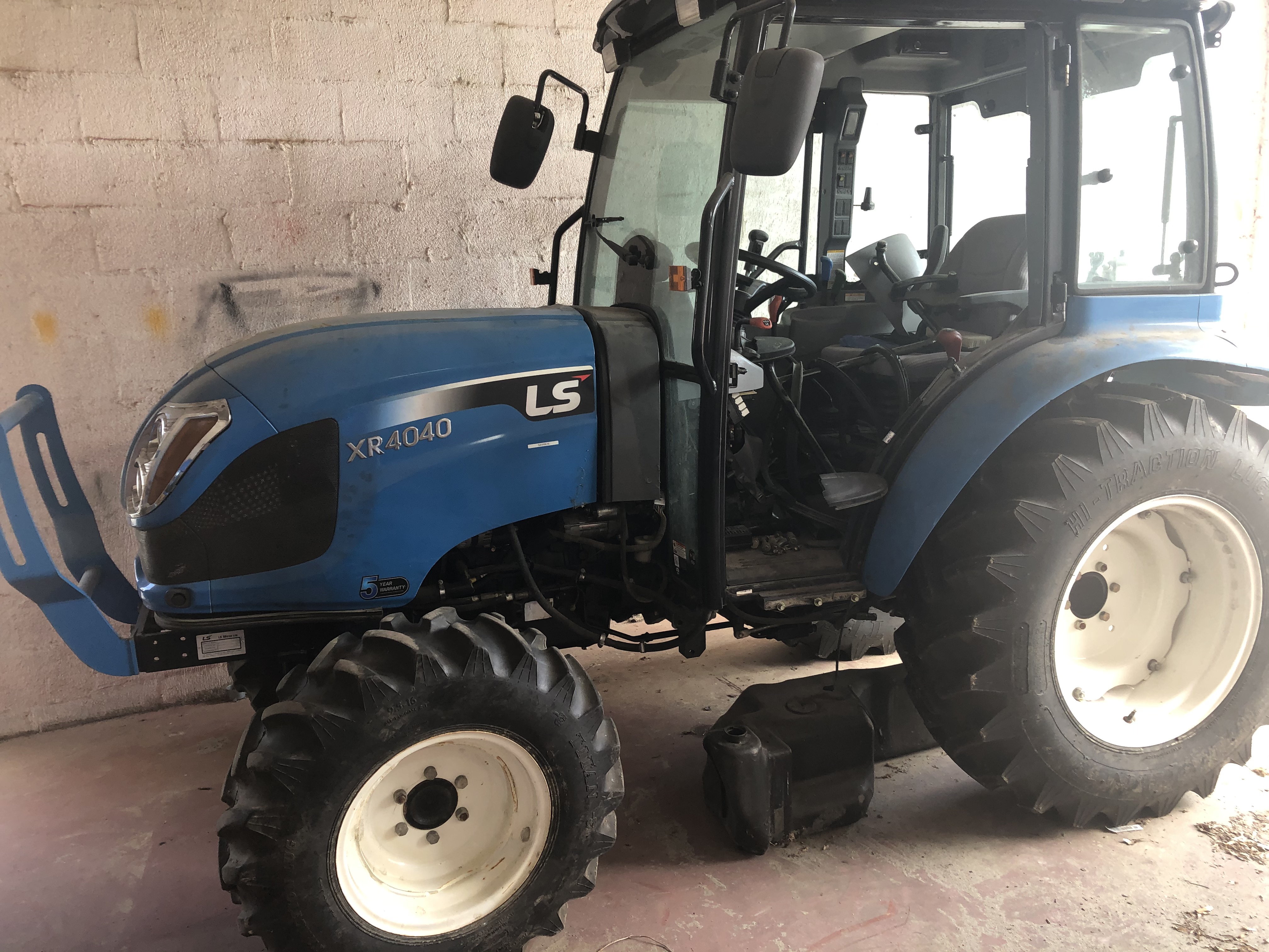 LS Tractor XR4040 Tractor