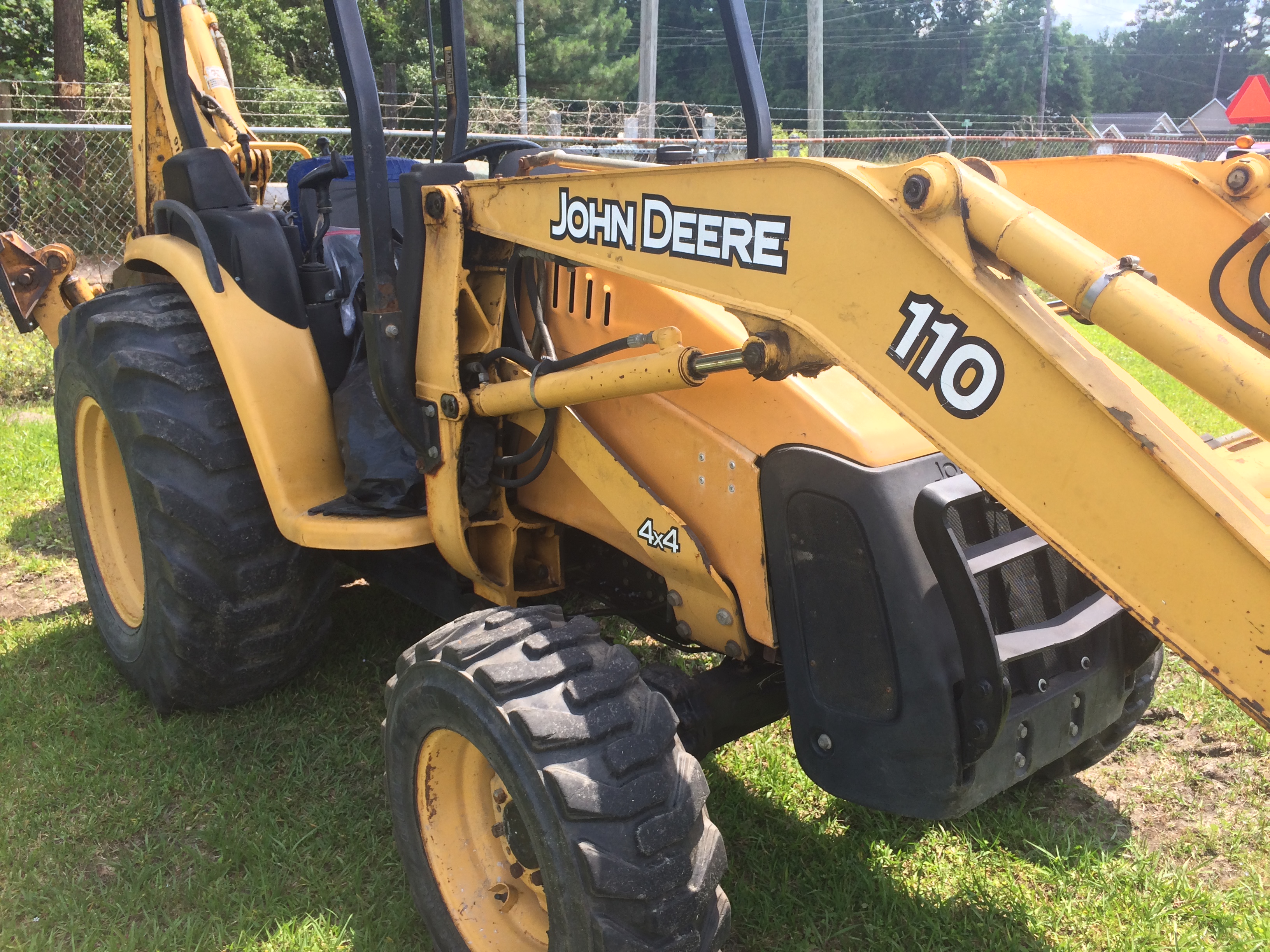 John Deere 110 Tractor Loader Backhoe