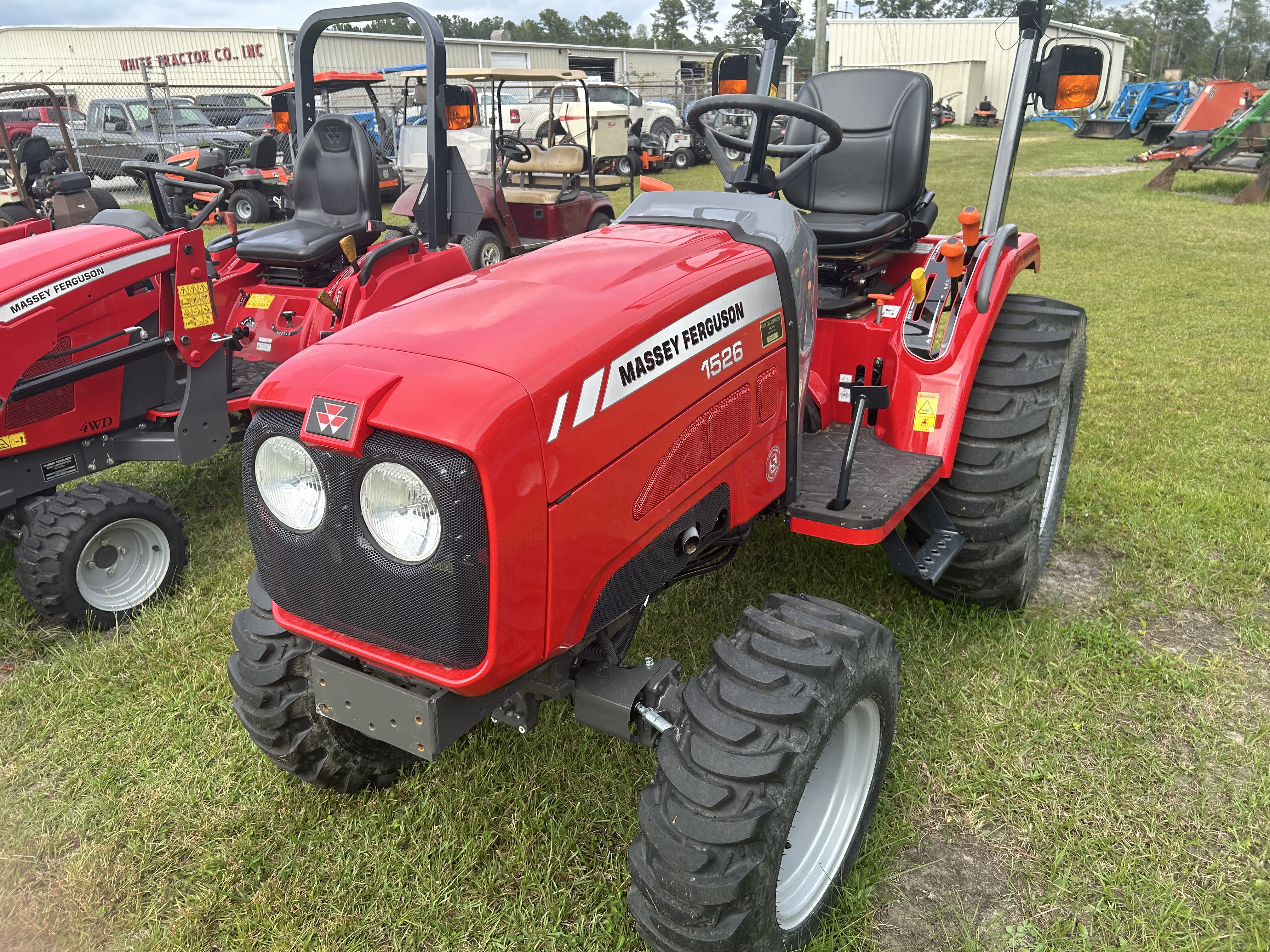 Massey Ferguson 1526 Tractor