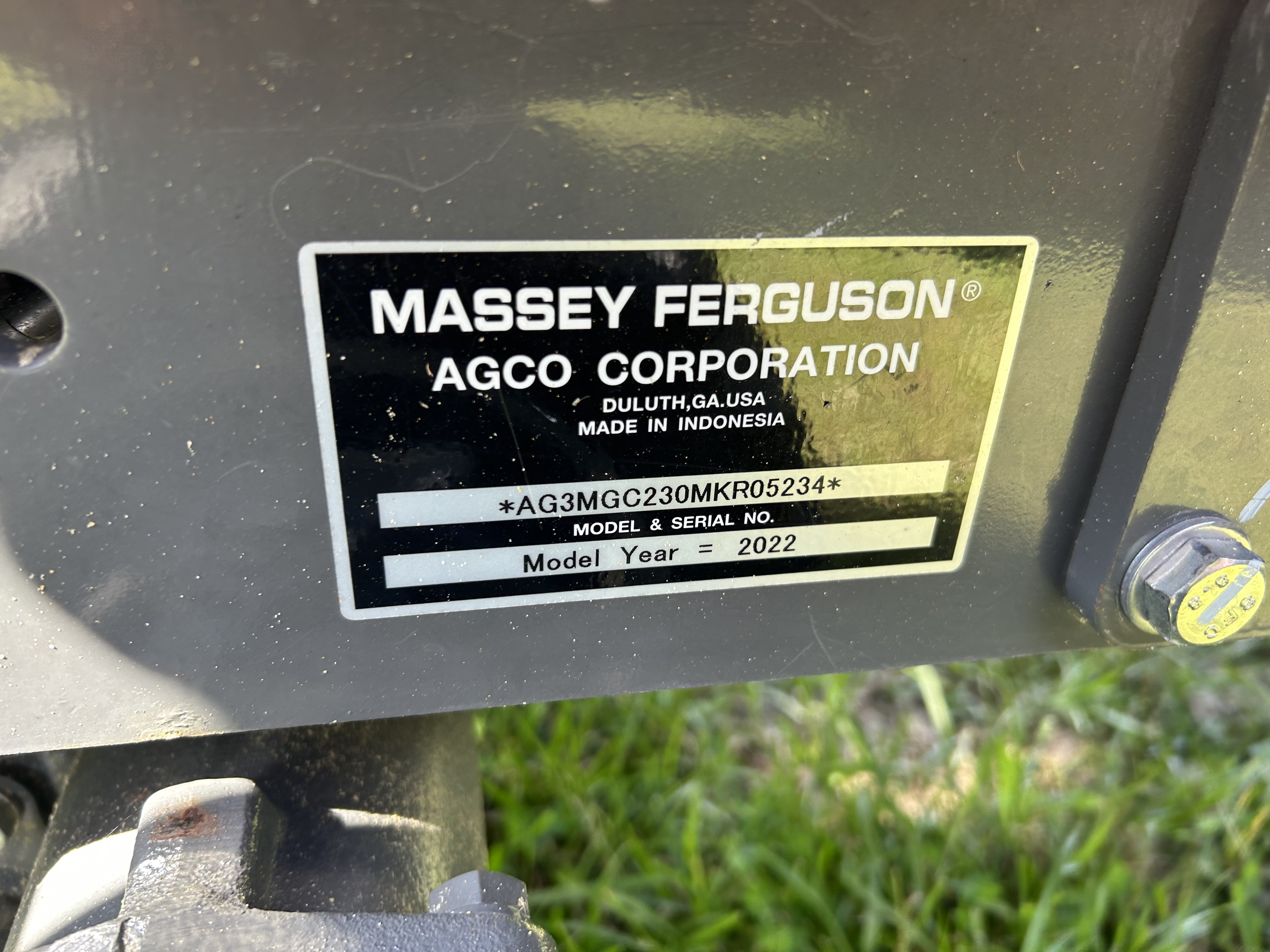 2022 Massey Ferguson GC1723E Tractor